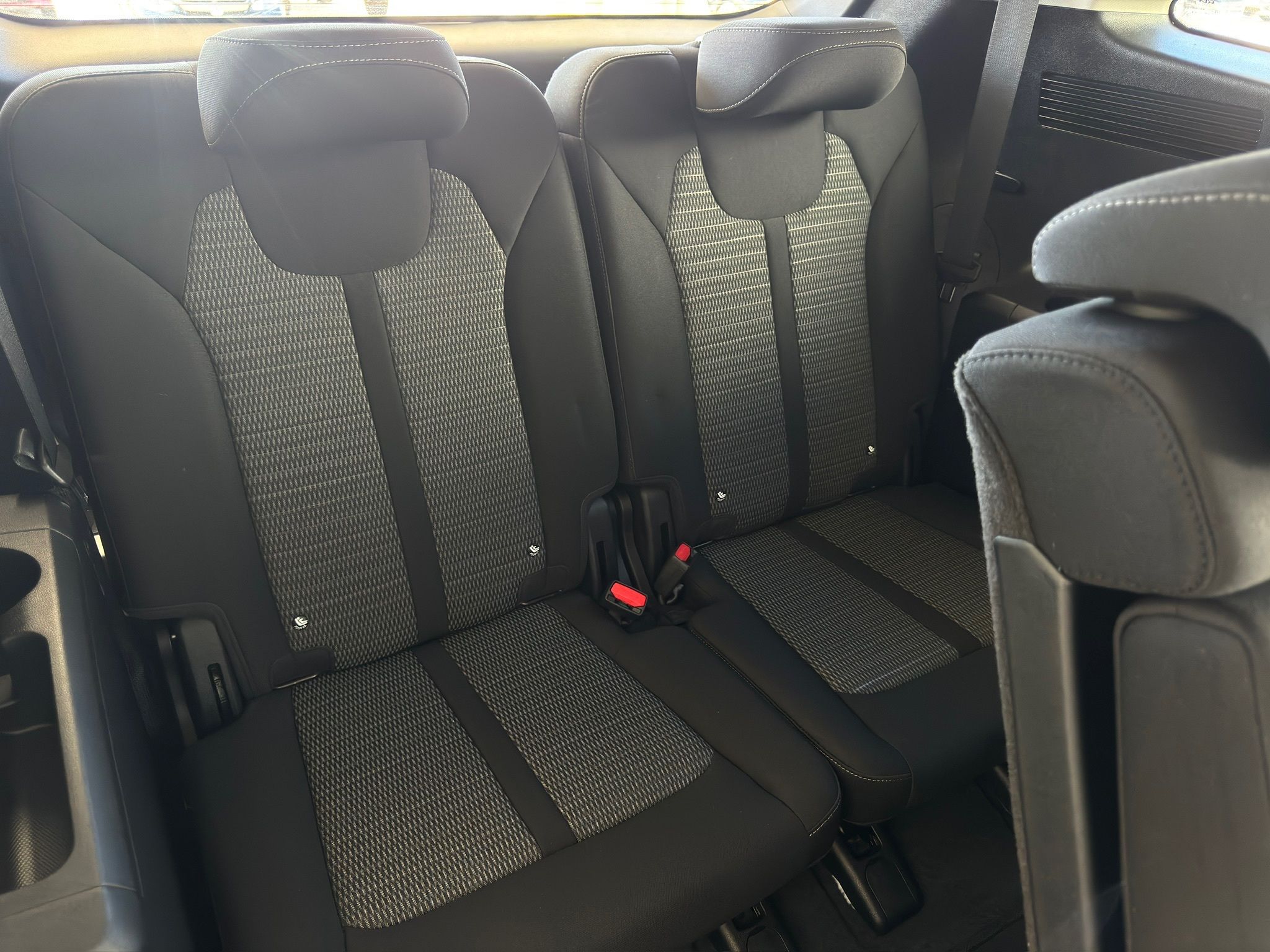 2025 Kia Sorento LX White at Community Kia