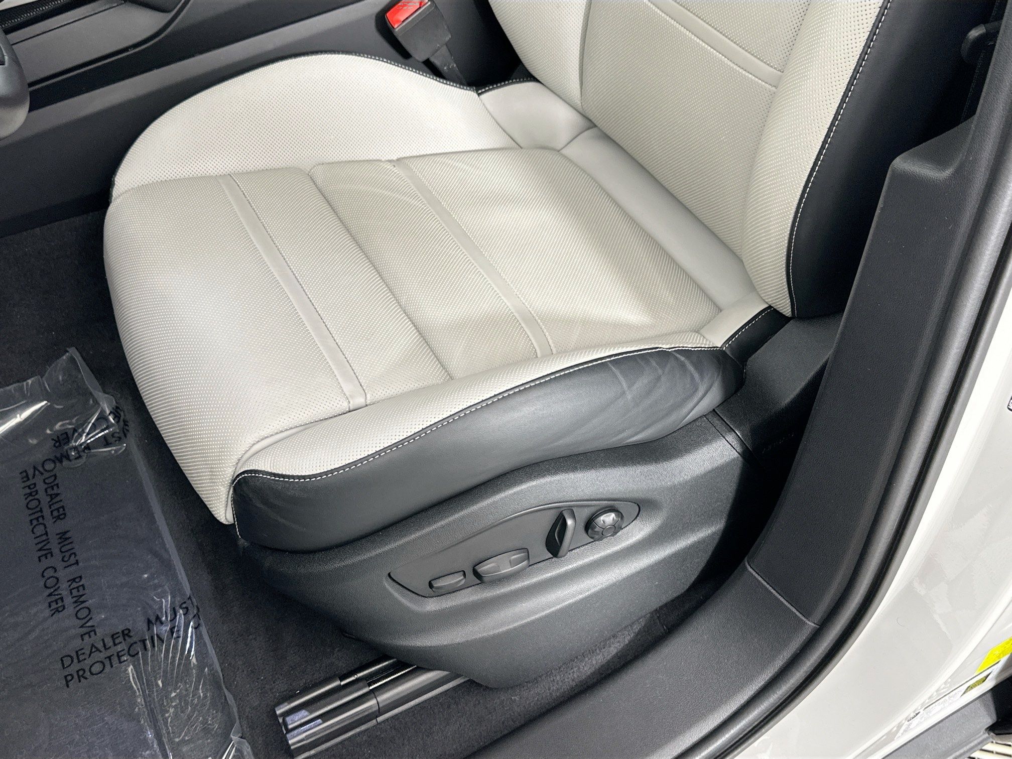 used 2024 Porsche Cayenne Coupe car, priced at $82,998