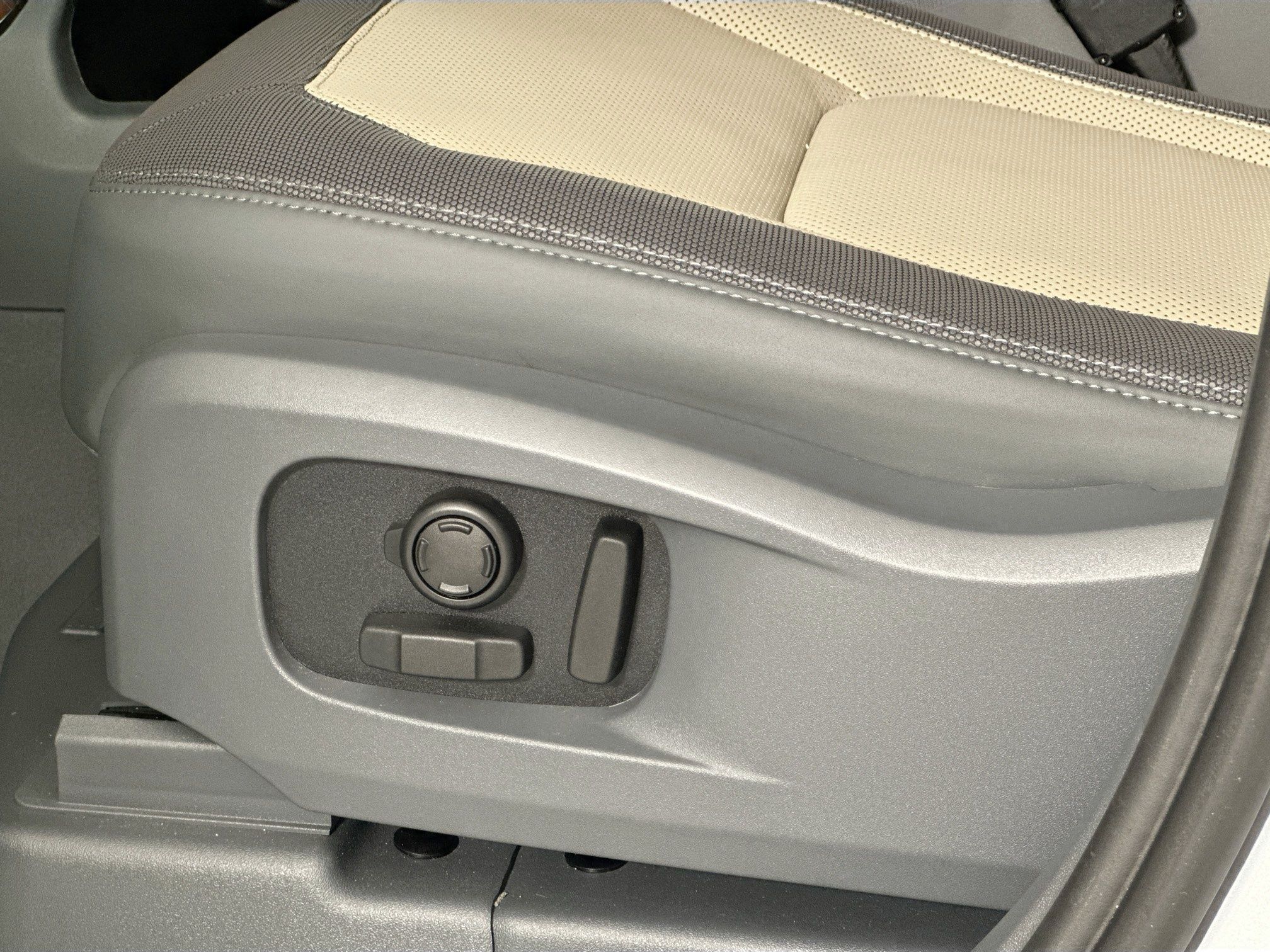 used 2023 Land Rover Defender 110 car, priced at $74,998