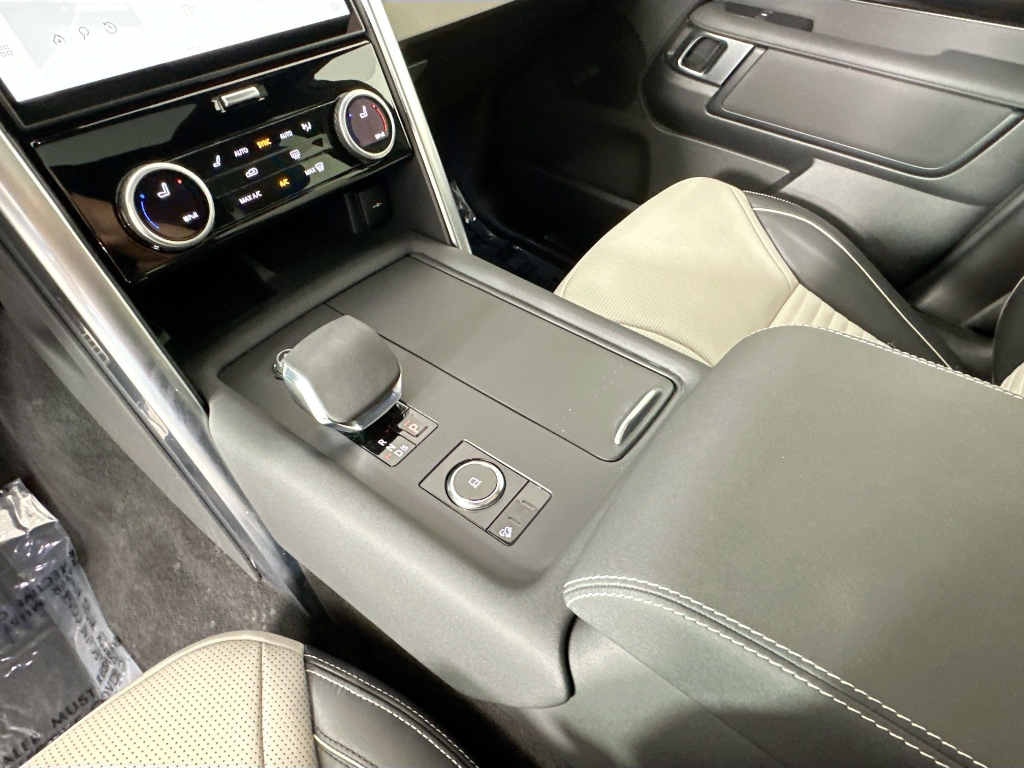 used 2023 Land Rover Discovery car, priced at $37,995