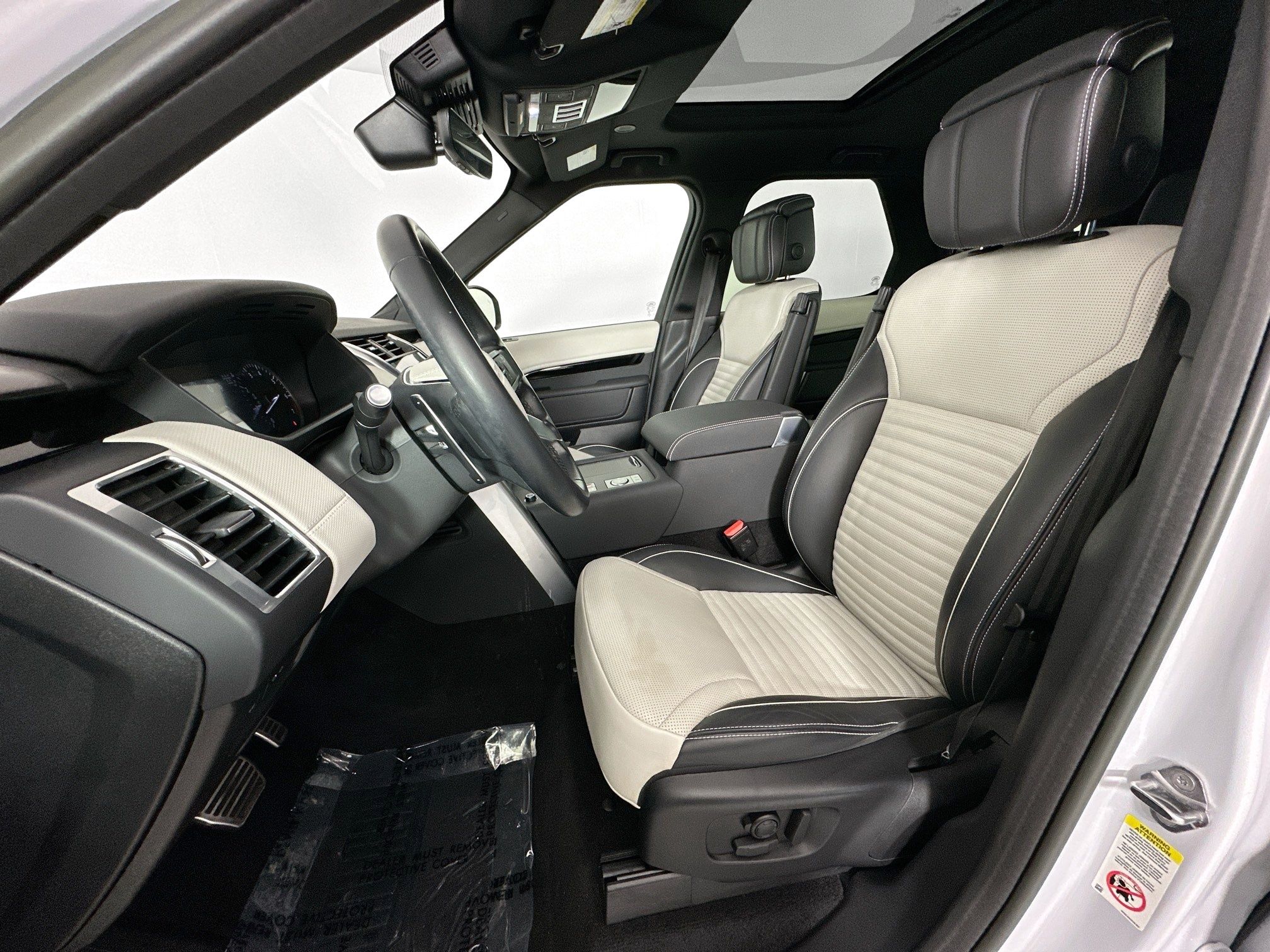 used 2023 Land Rover Discovery car, priced at $37,995