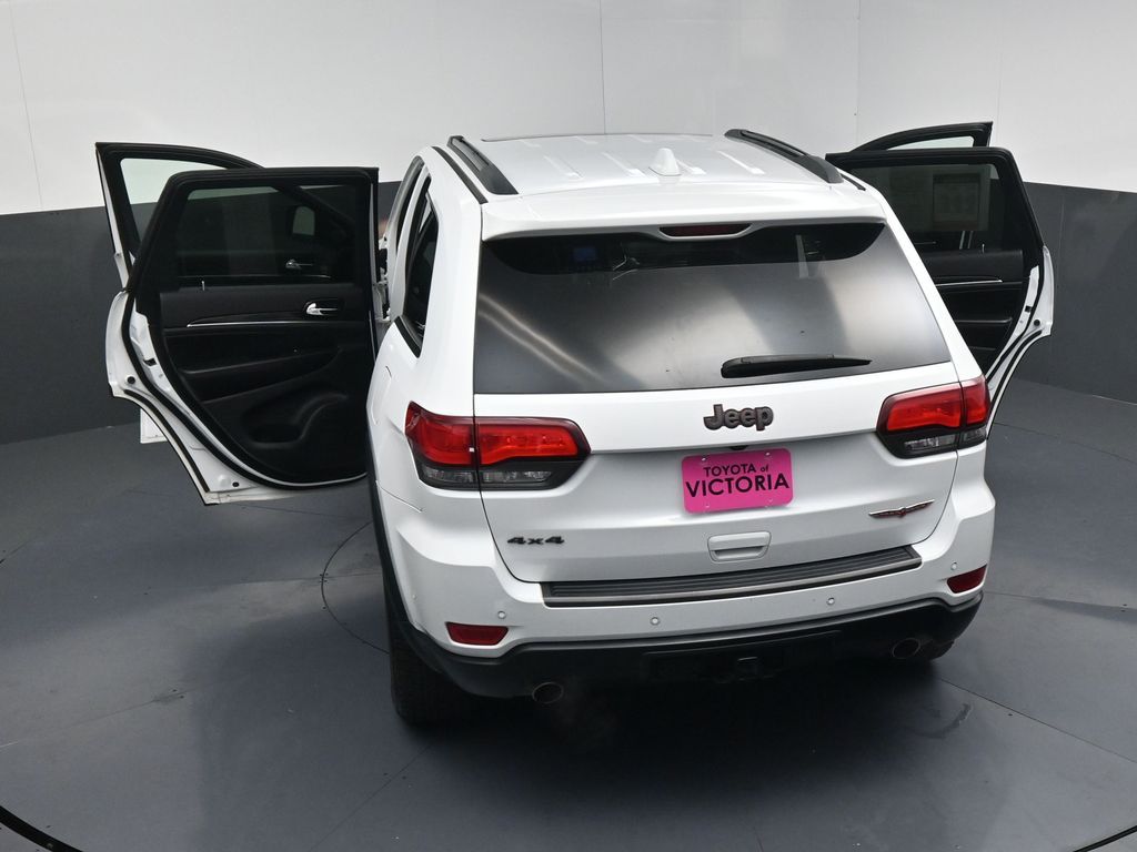 2019 Jeep Grand Cherokee Trailhawk White at Genesis of Spring
