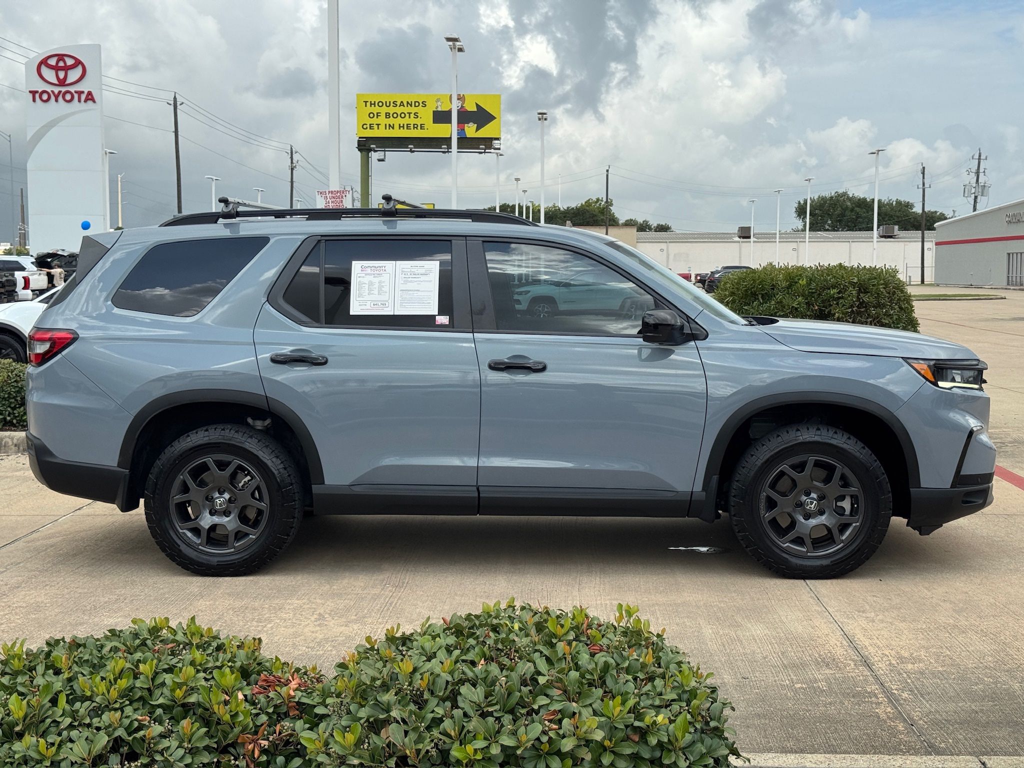 2025 Honda Pilot TrailSport  at Community Honda