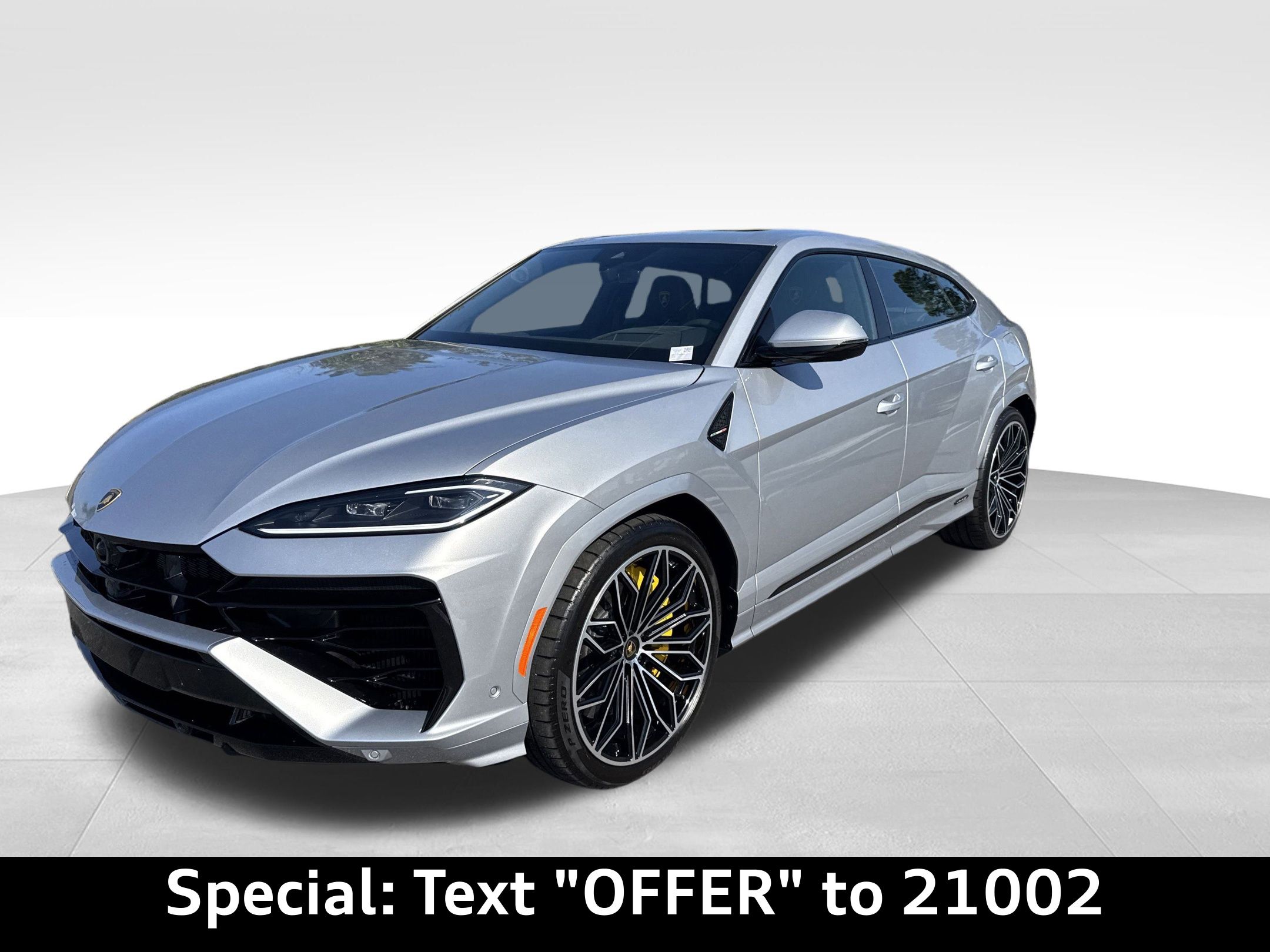 2025 Lamborghini Urus SE photo 3