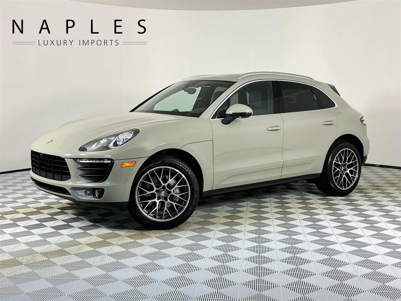 used 2018 Porsche Macan car