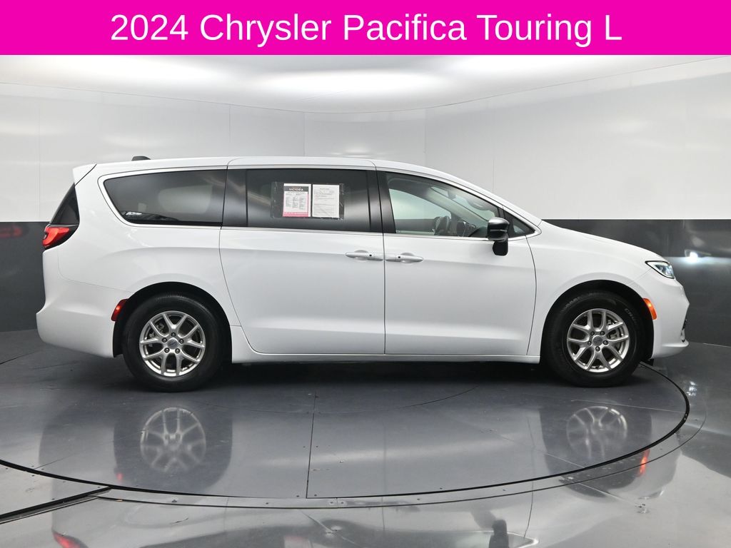 2024 Chrysler Pacifica Touring L White at Texan Dodge Chrysler Jeep Ram
