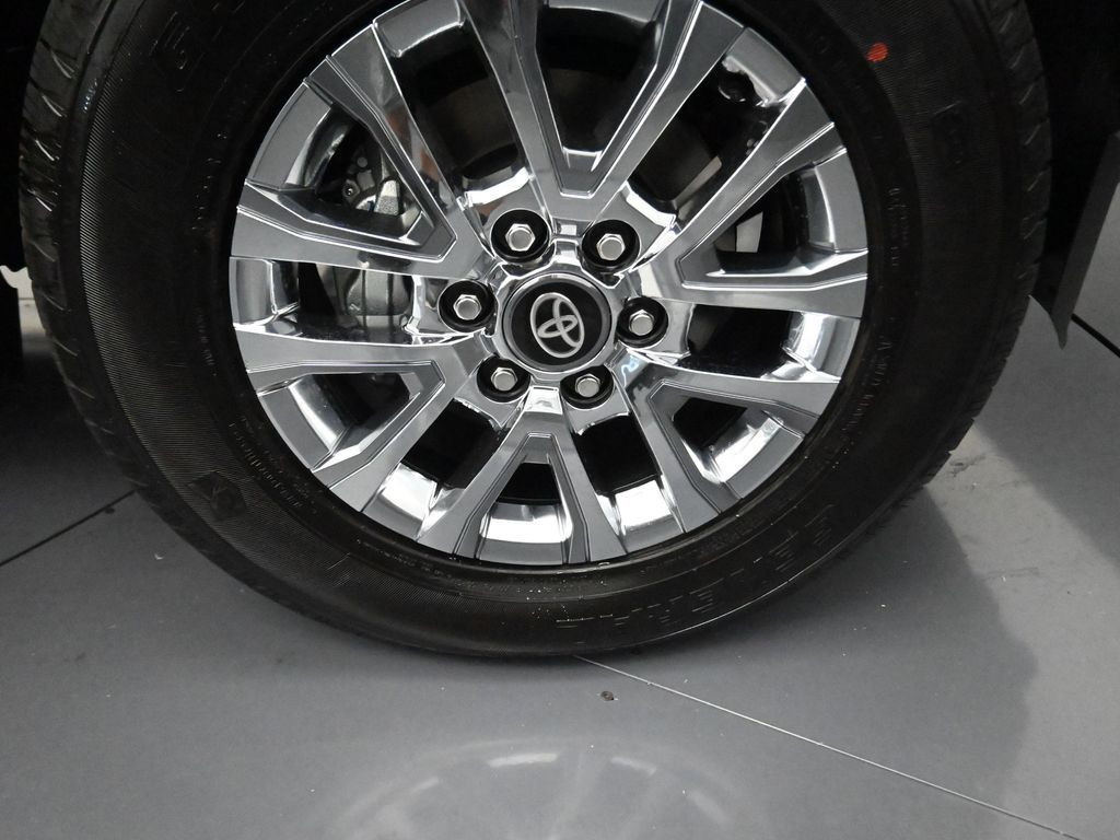 2025 Toyota Tacoma Limited - 4