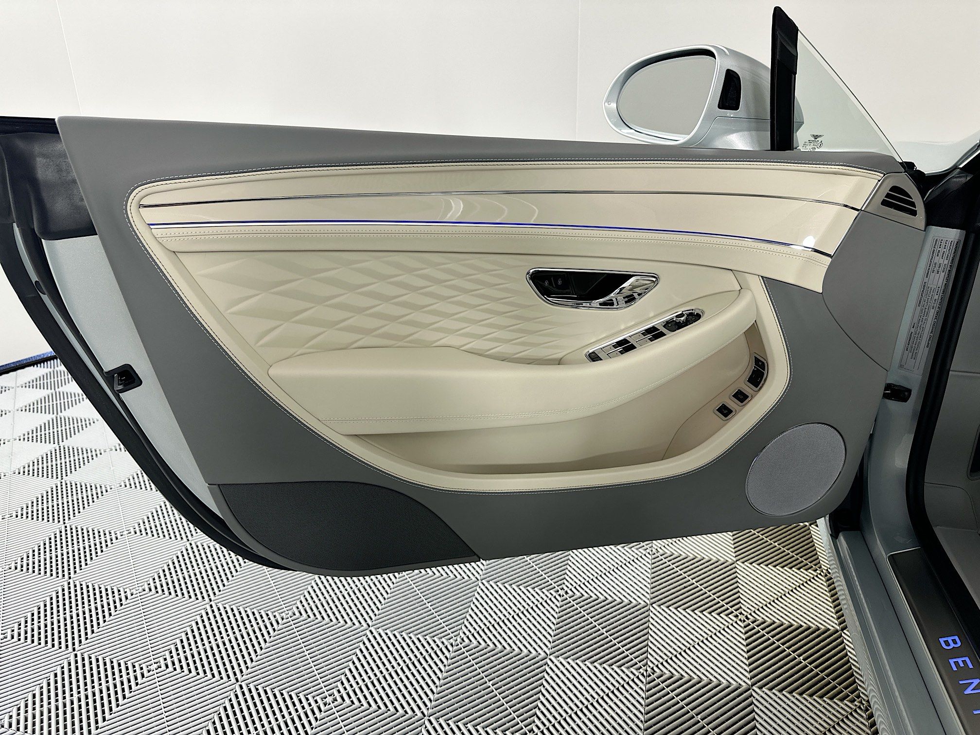 new 2026 Bentley Continental GTC car