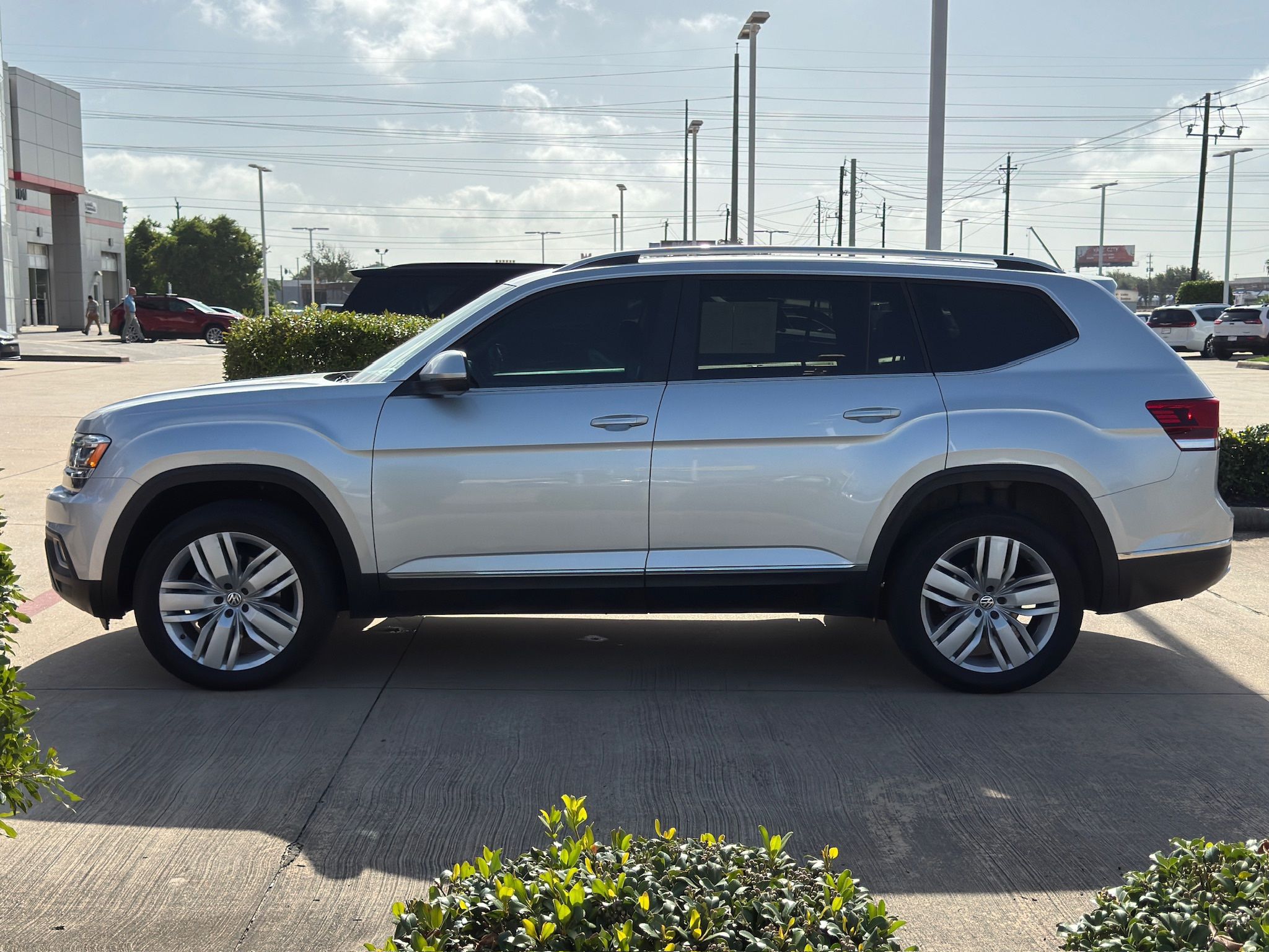 2019 Volkswagen Atlas SEL Silver at Community Kia