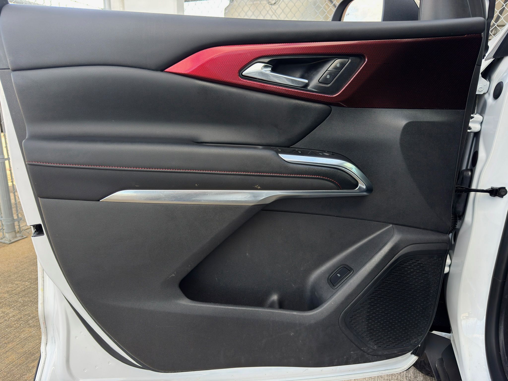 2024 Chevrolet Traverse Z71 White at Classic Elite Chevrolet Sugar Land