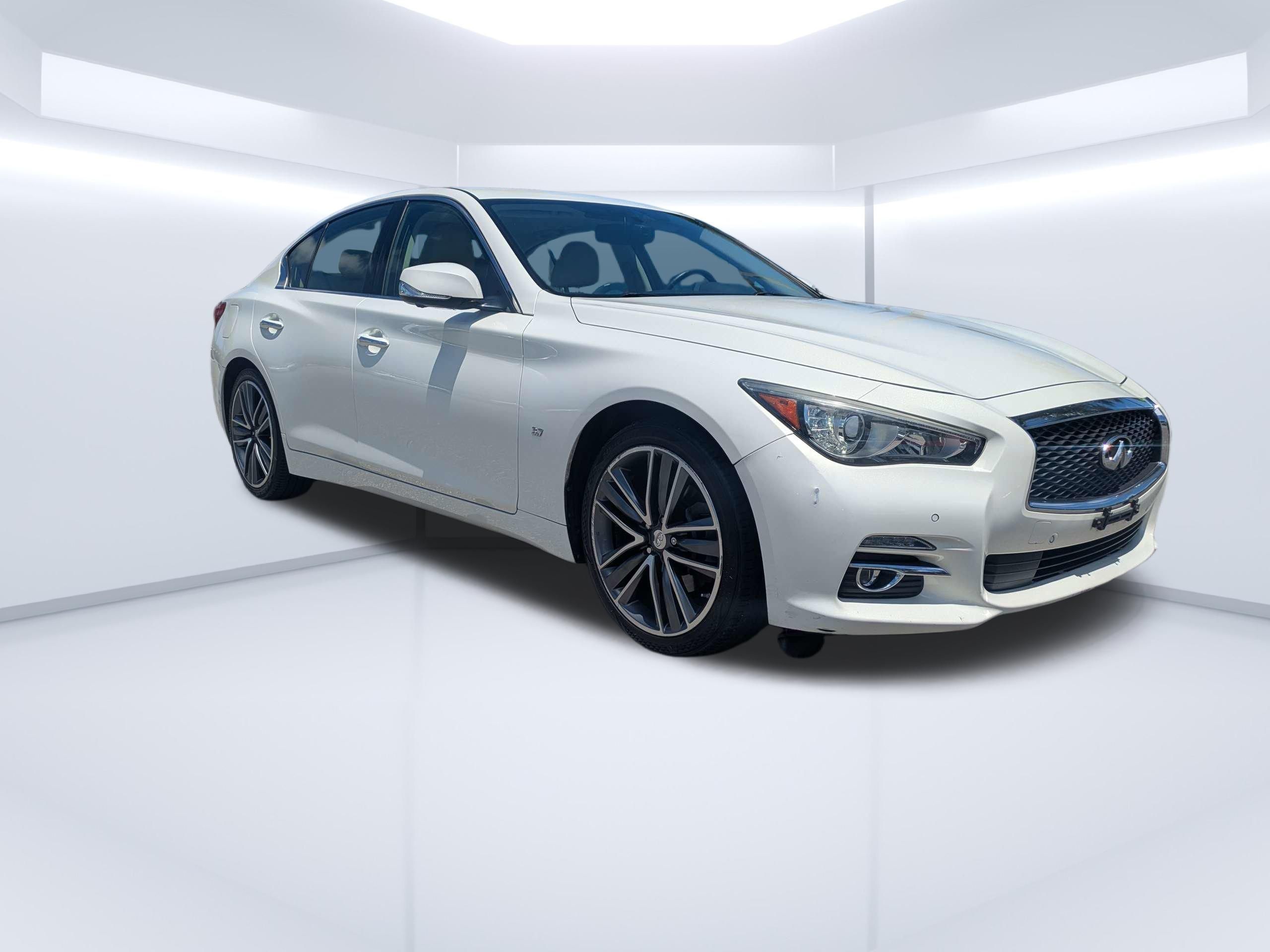 2014 INFINITI Q50 Premium AWD's photo