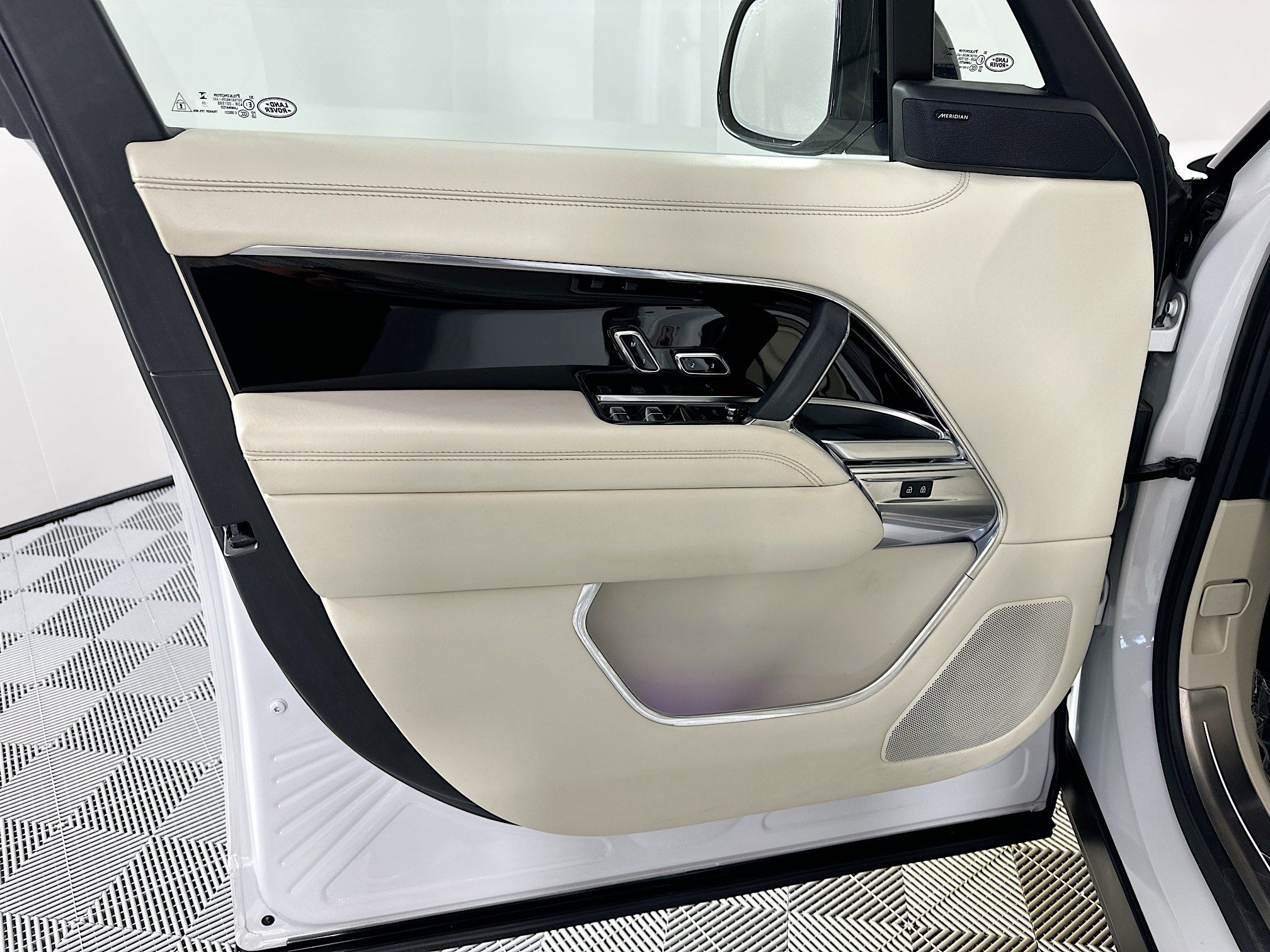 used 2024 Land Rover Range Rover car, priced at $99,998