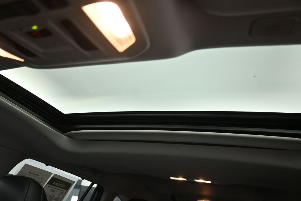 2024 Toyota Highlander Hybrid Limited  at Toyota of Victoria