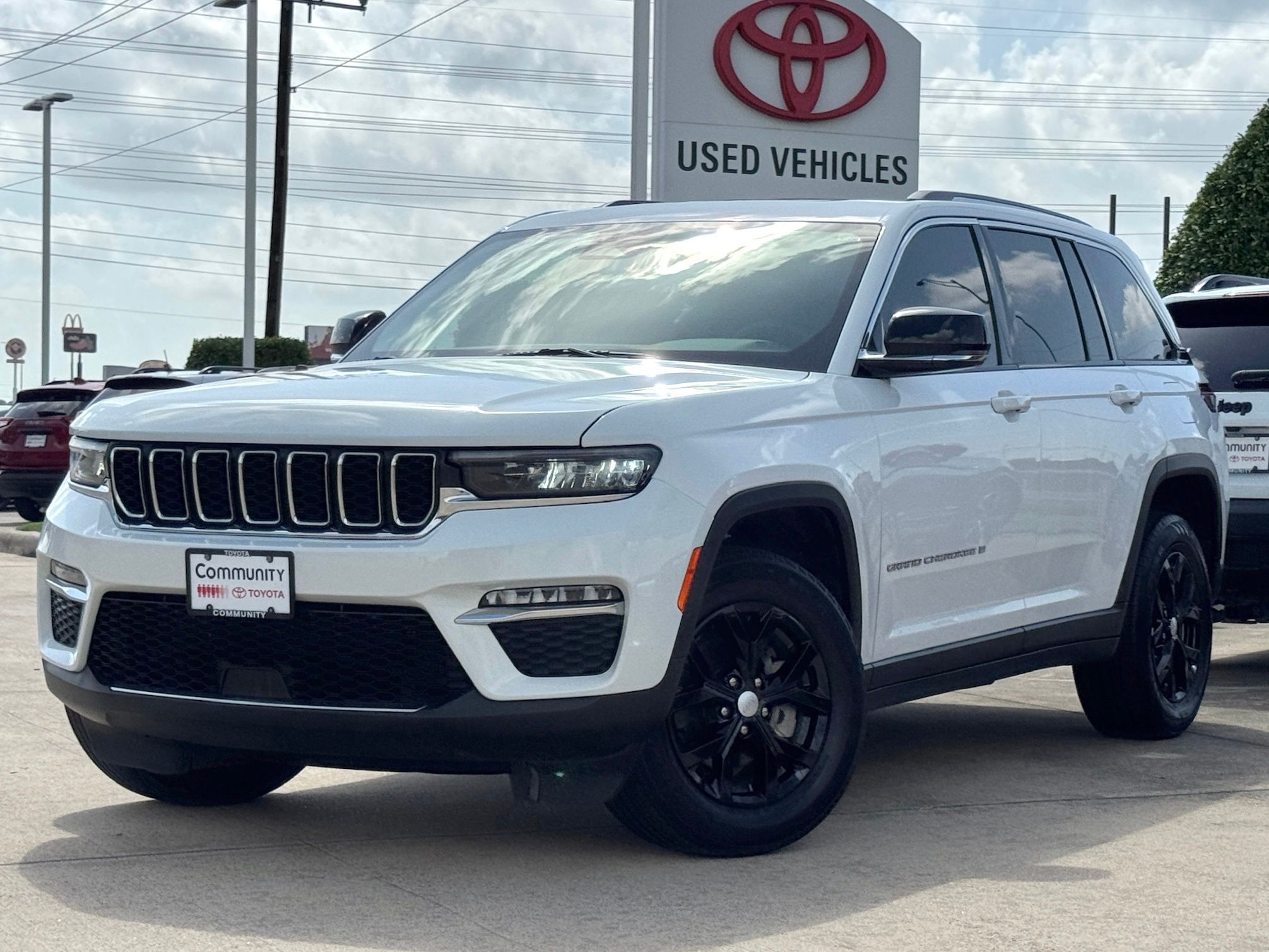 2023 Jeep Grand Cherokee Limited White at River Oaks CDJR