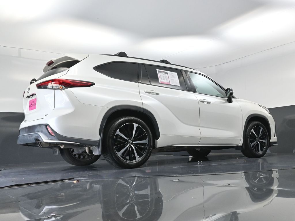 2021 Toyota Highlander XSE White at Toyota of Victoria