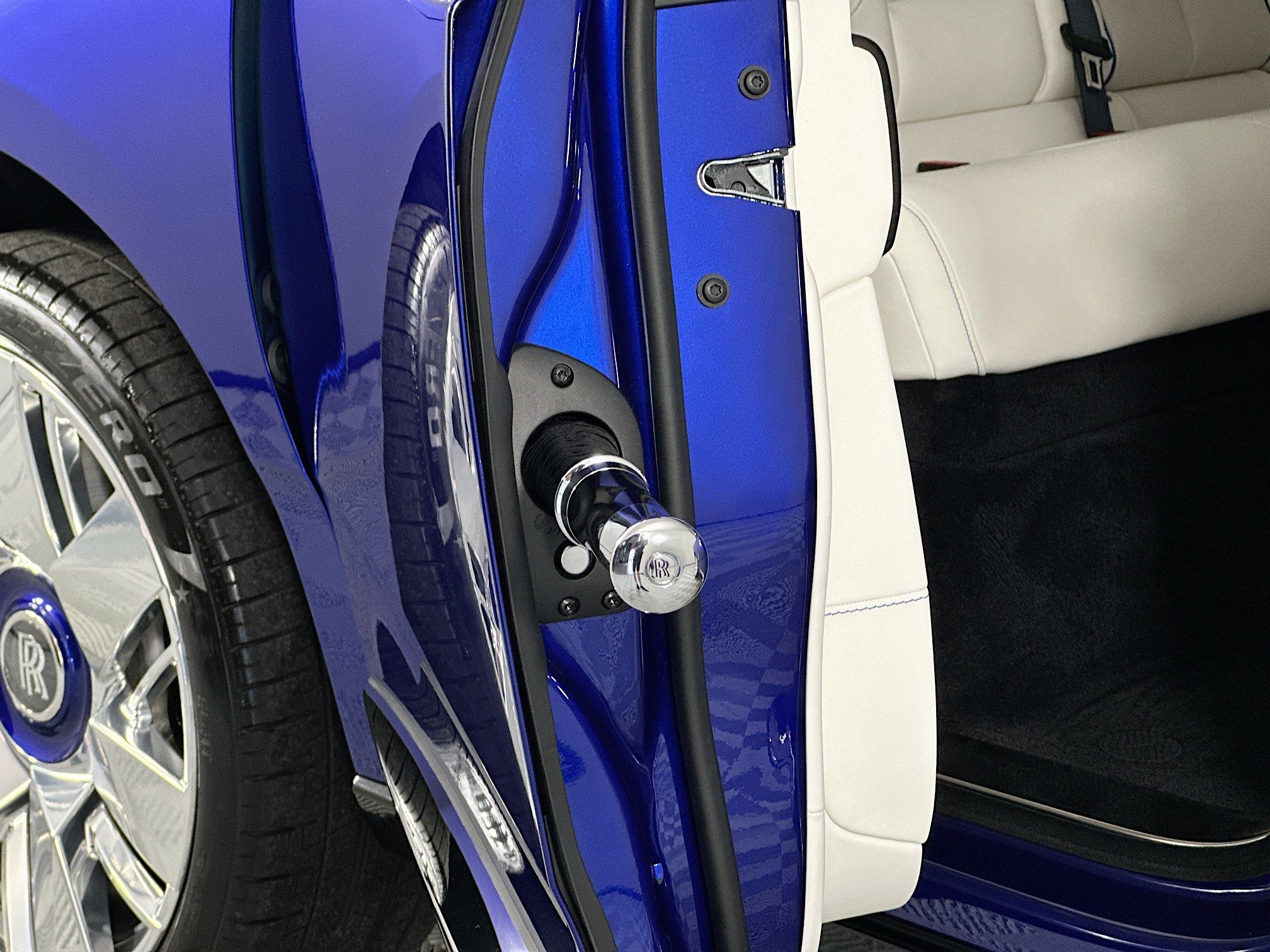 used 2025 Rolls-Royce Cullinan car, priced at $467,575