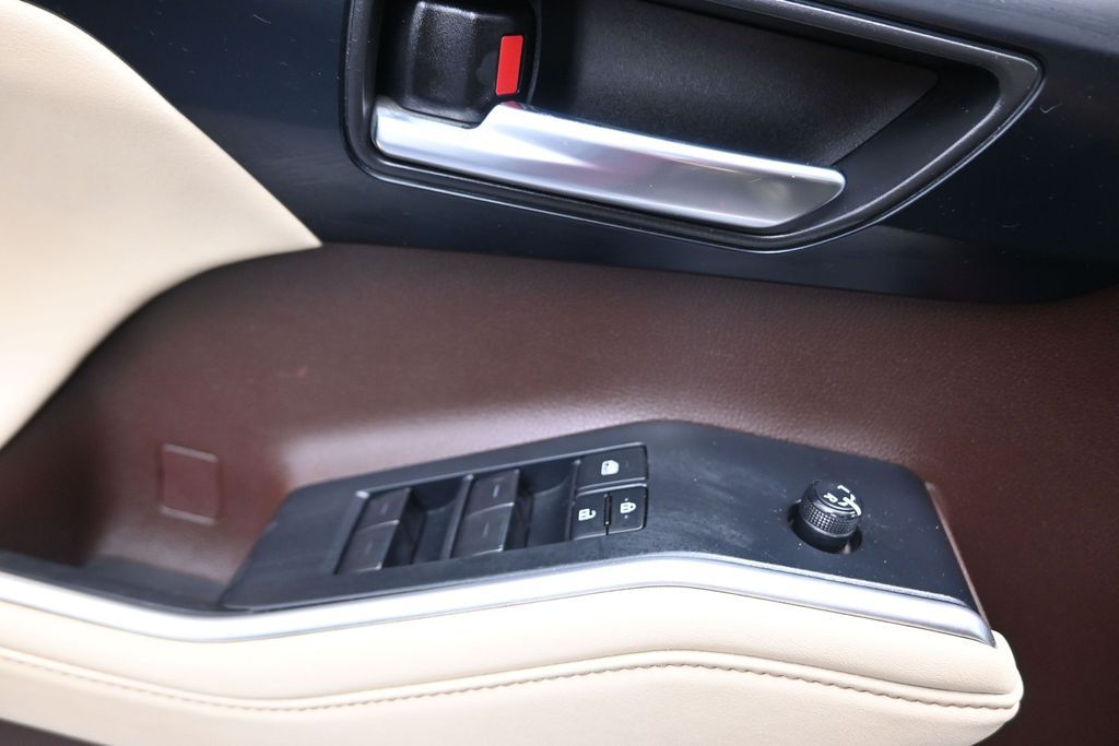 2022 Toyota Highlander XLE Red at Victoria Chrysler Dodge Jeep Ram