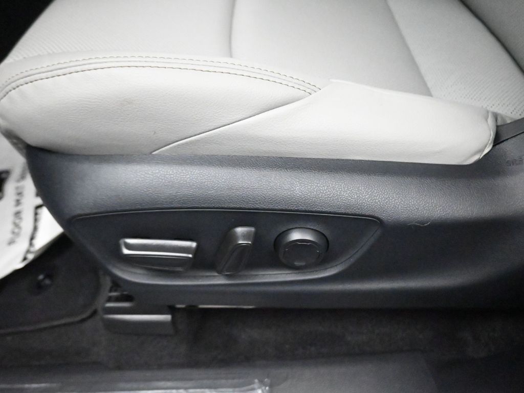 2025 Toyota Tacoma Limited - 6