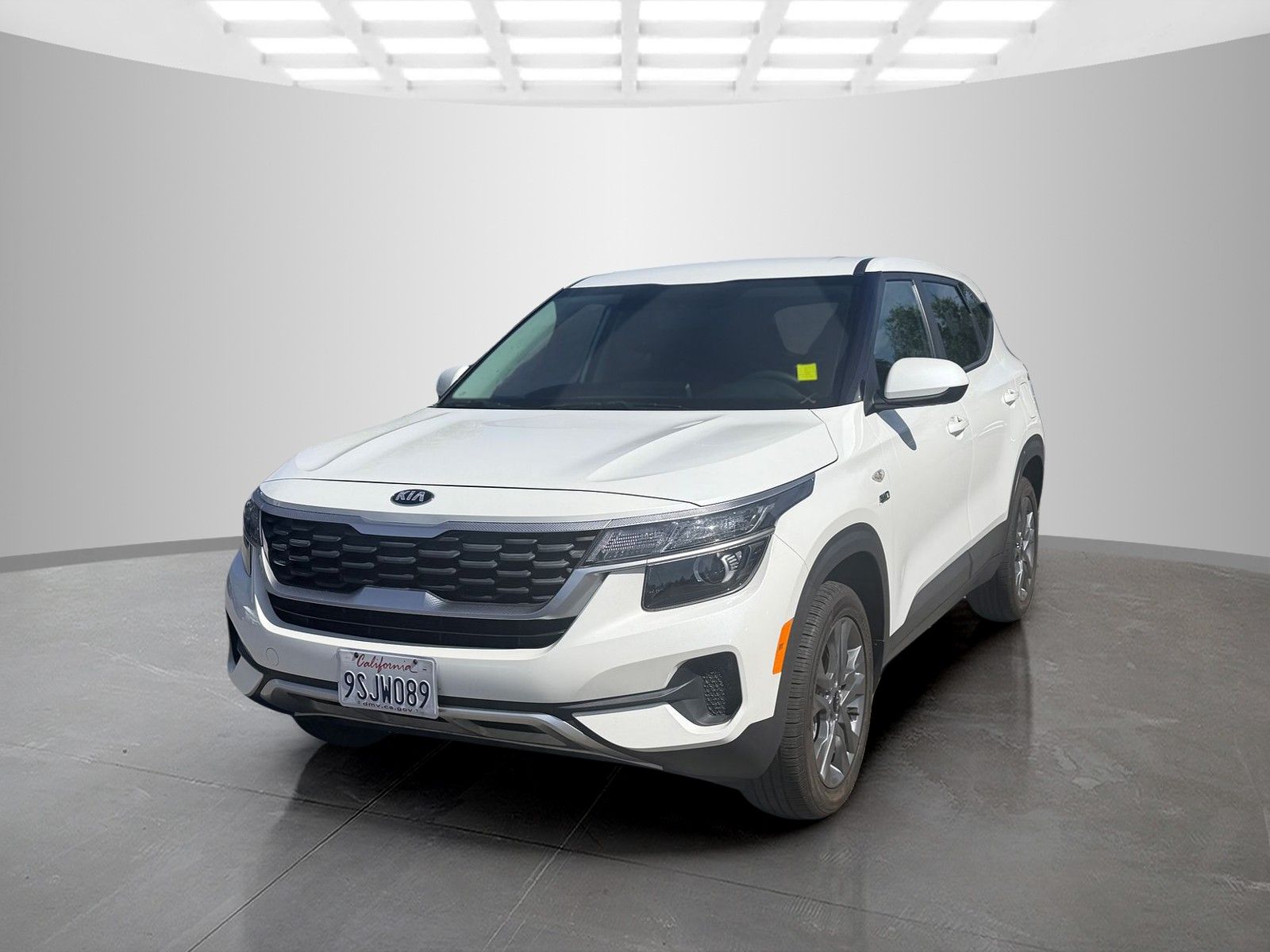 Snow White Pearl 2021 Kia Seltos SUV / Crossover All-Wheel Drive Continuously Variable Transmission