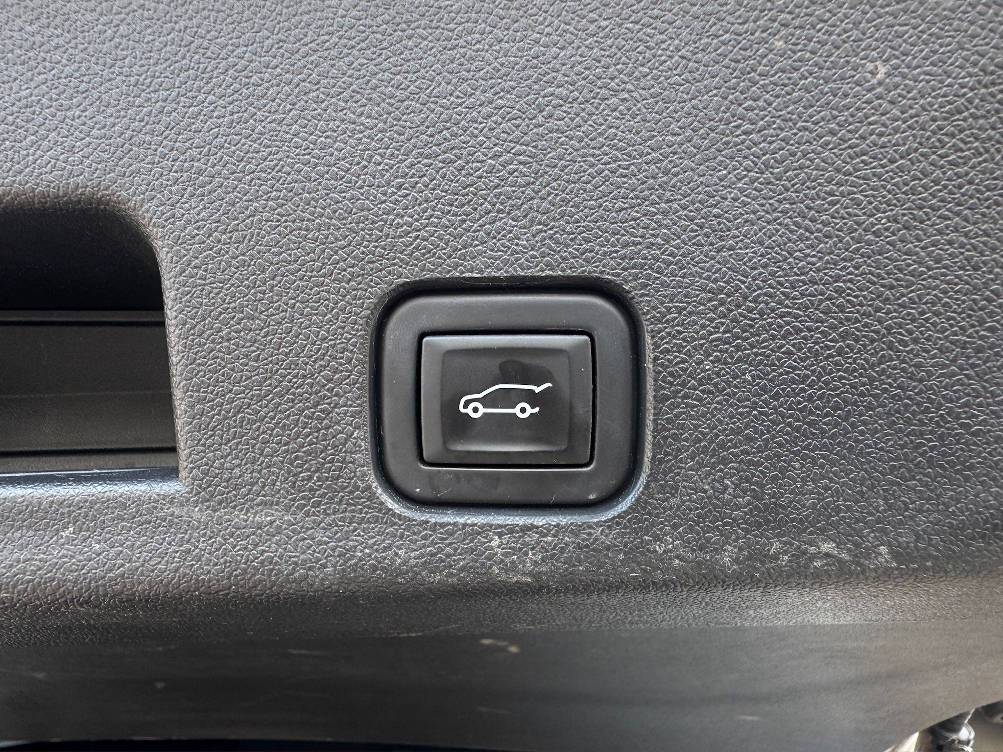 2024 Chevrolet Traverse Z71 White at Classic Elite Chevrolet Sugar Land