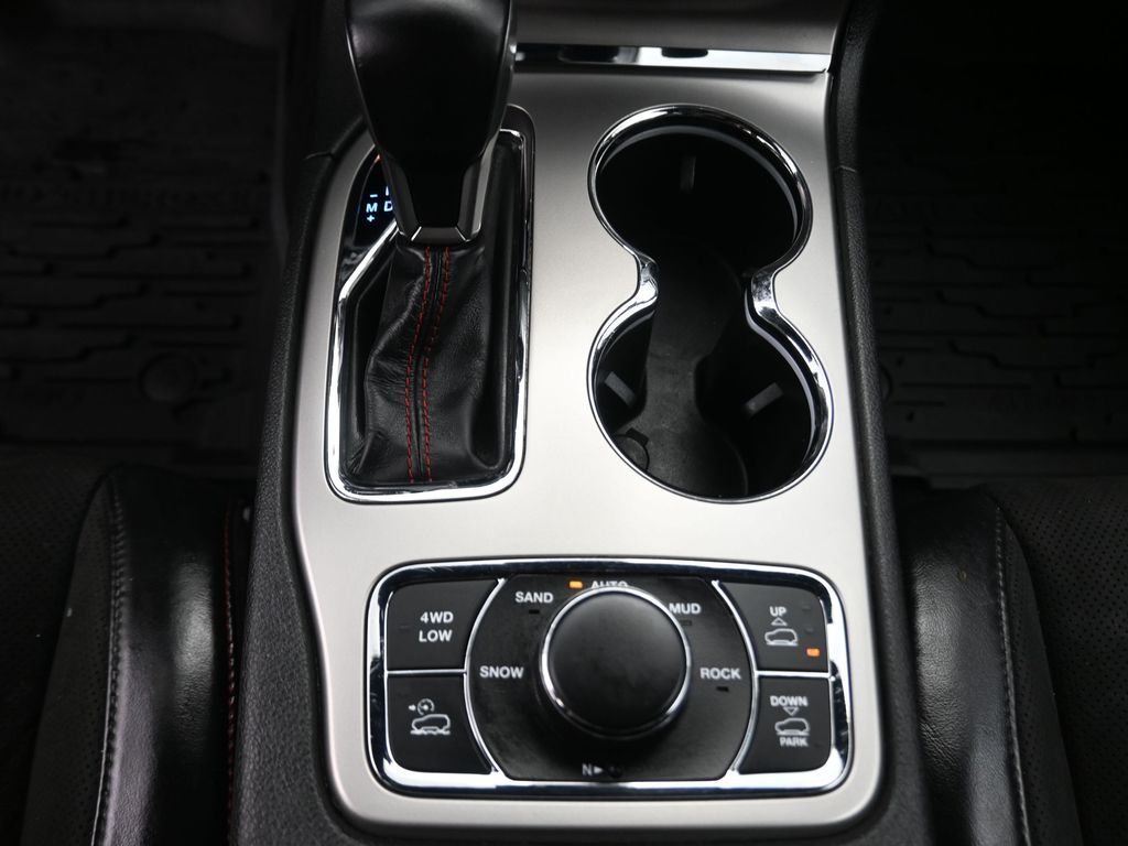 2019 Jeep Grand Cherokee Trailhawk White at Genesis of Spring