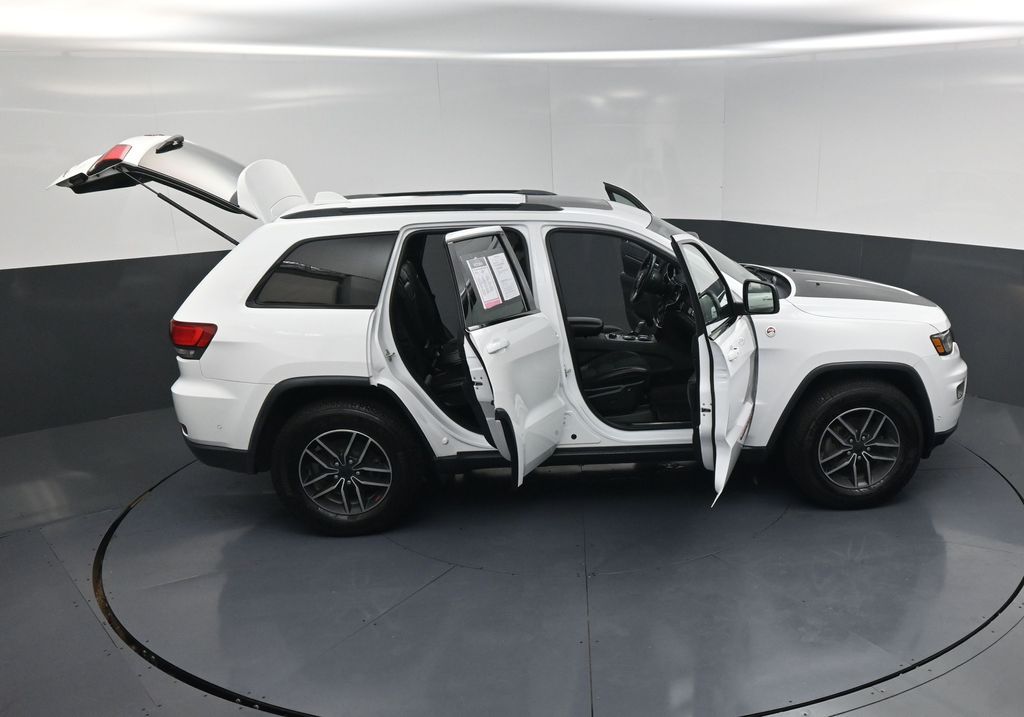 2019 Jeep Grand Cherokee Trailhawk White at Bayway Cadillac Southwest