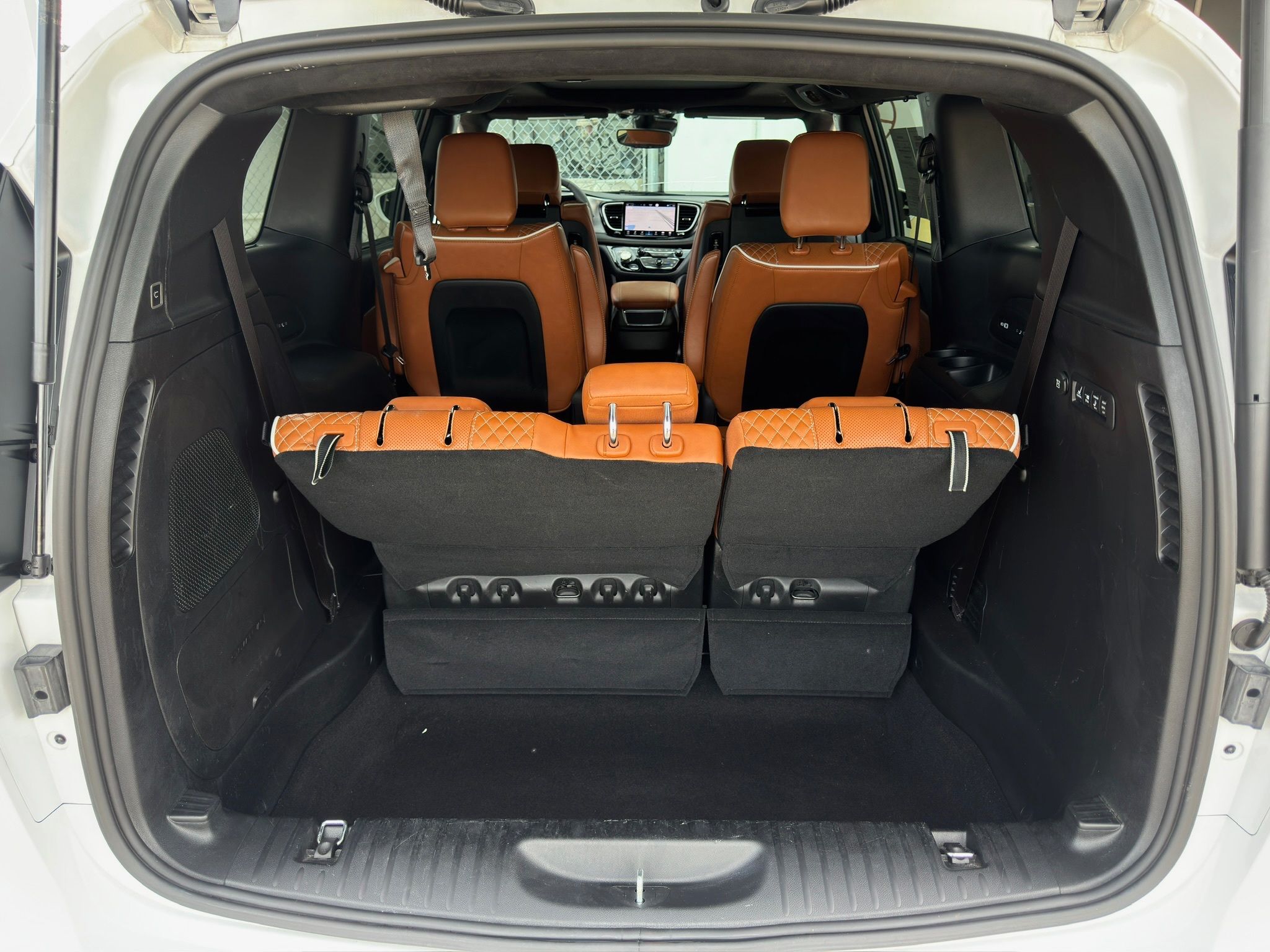 2024 Chrysler Pacifica Pinnacle White at Community Honda