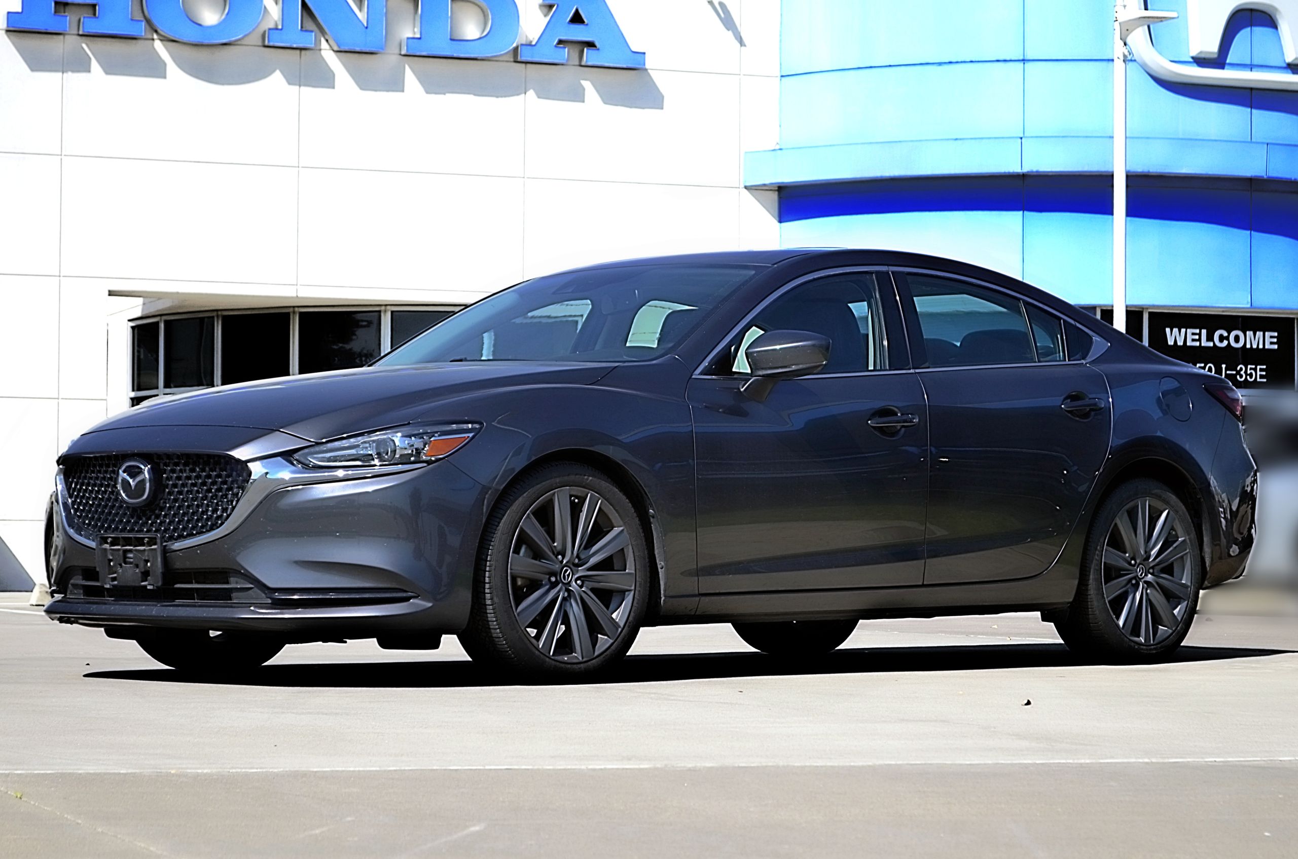 Machine Gray 2018 Mazda MAZDA6 Sedan Front-Wheel Drive 6-Speed Automatic