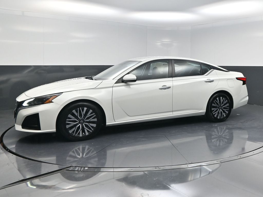 2023 Nissan Altima 2.5 SV - 2