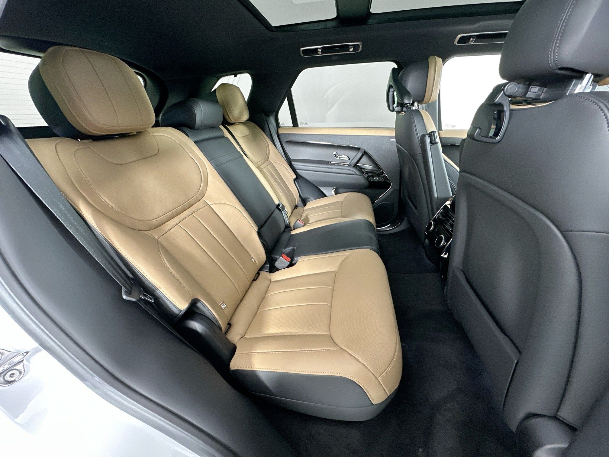 new 2026 Land Rover Range Rover Sport car, priced at $104,000