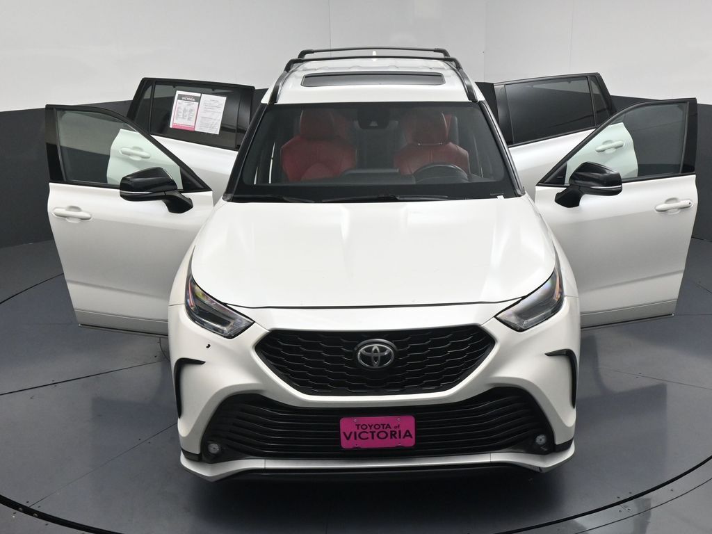 2021 Toyota Highlander XSE White at Toyota of Victoria