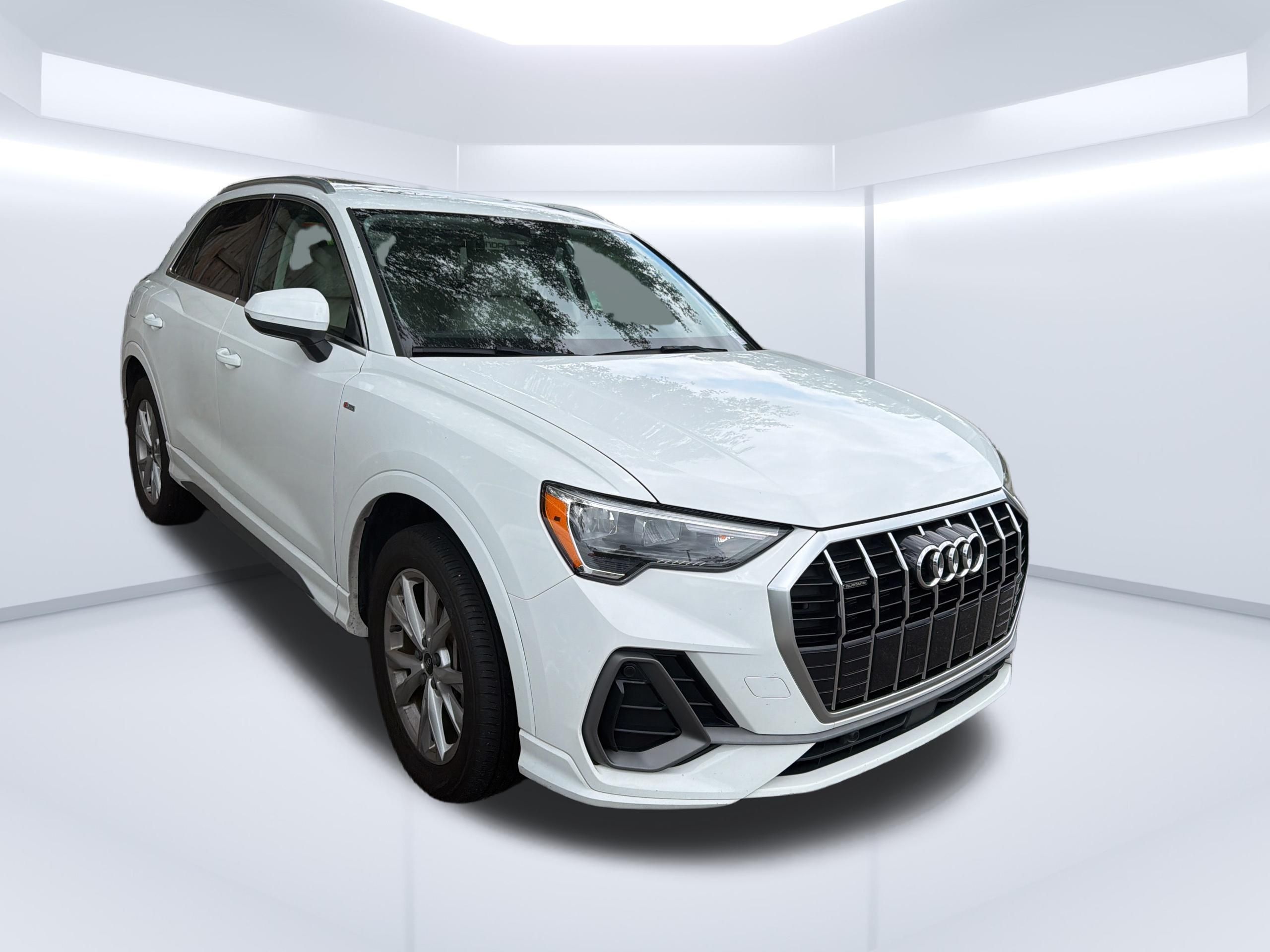 2022 Audi Q3 45 TFSI S Line Premium quattro's photo