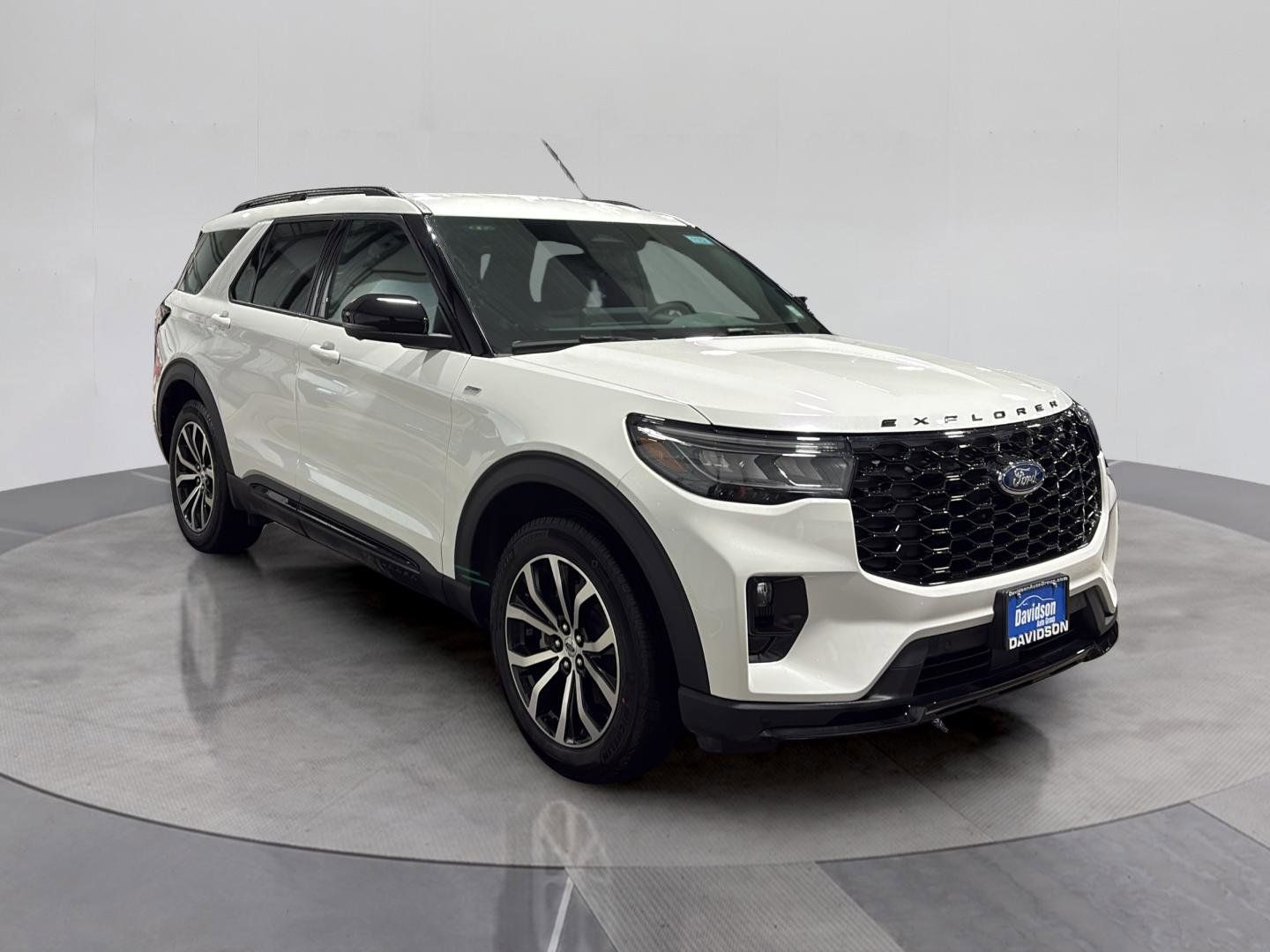 2026 Ford Explorer ST-Line - Photo 9