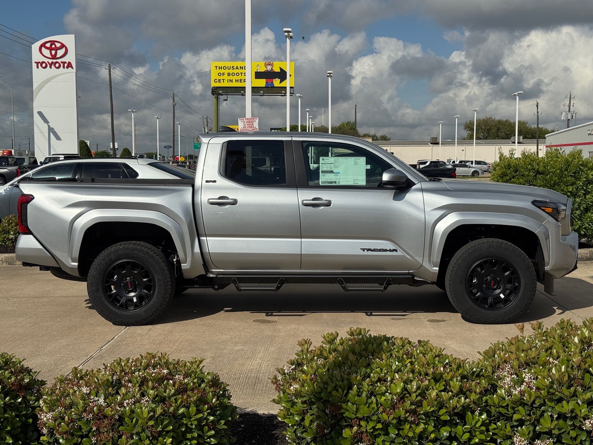 2026 Toyota Tacoma SR5 - 8