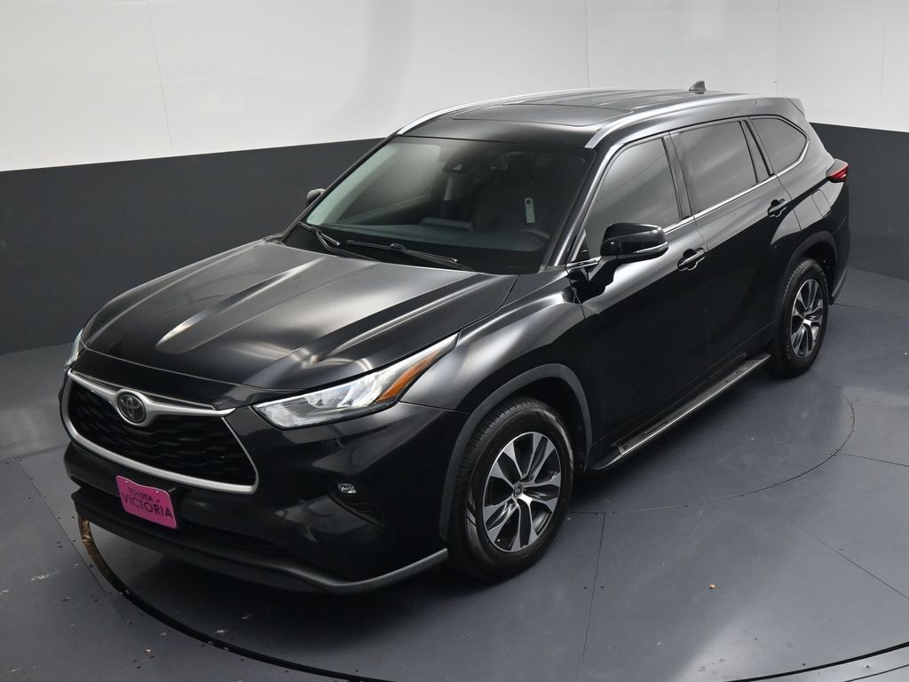 2020 Toyota Highlander XLE Black at Emmons Autoplex