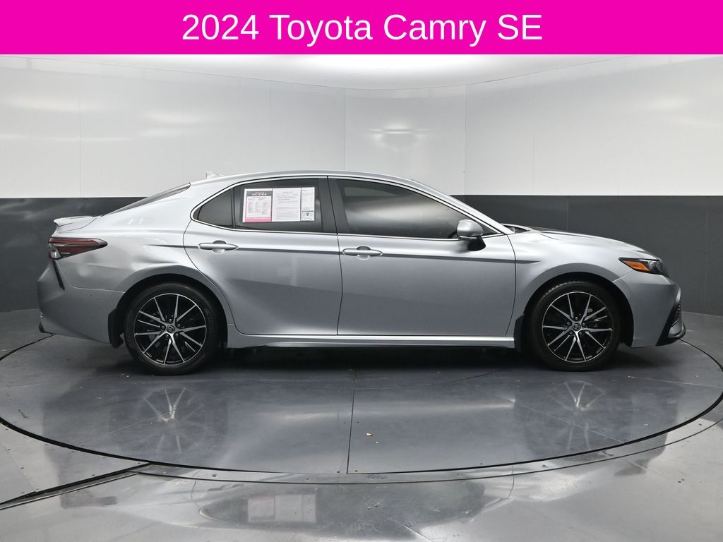 2024 Toyota Camry SE - 3