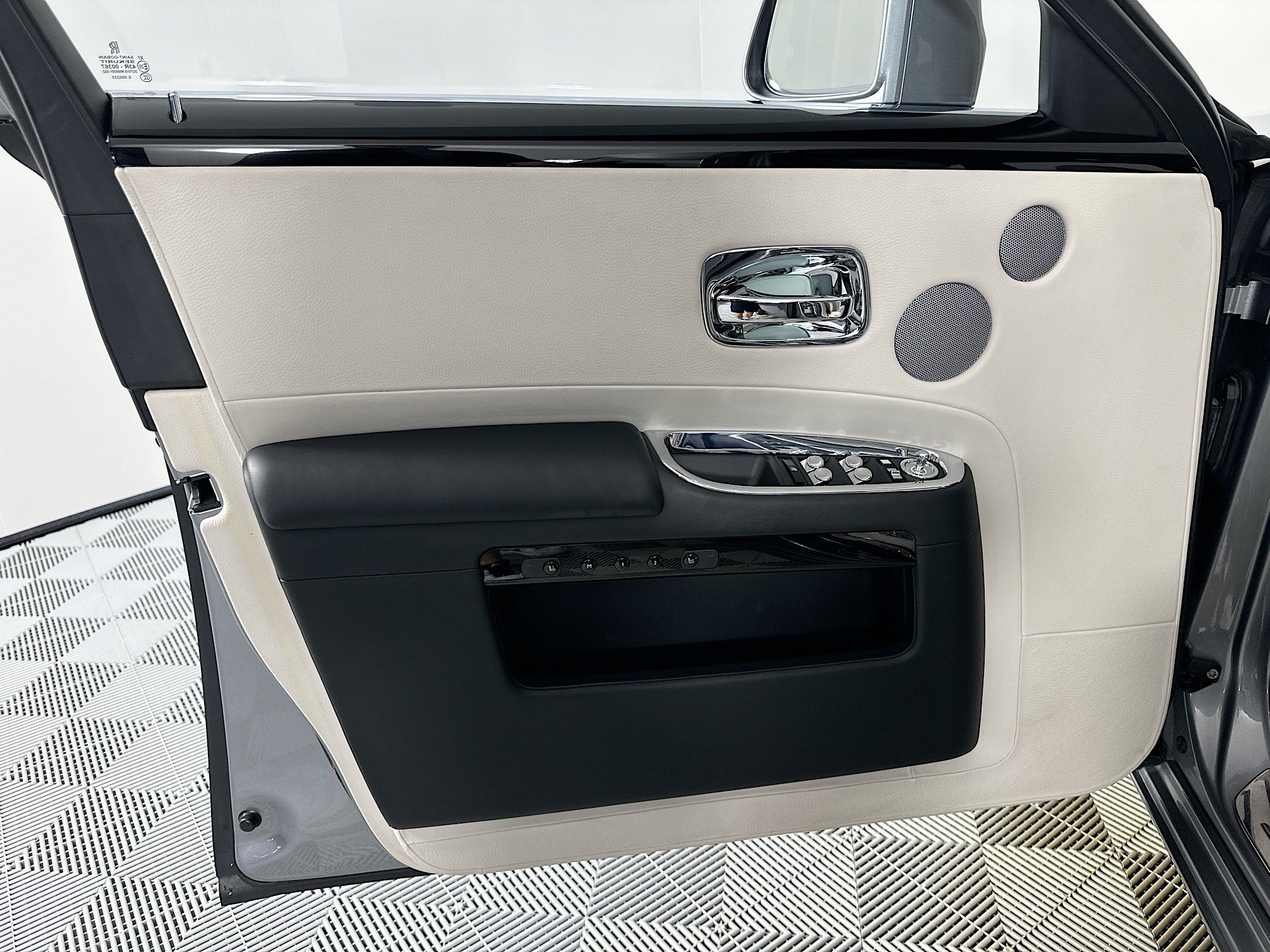 used 2016 Rolls-Royce Ghost car, priced at $149,998