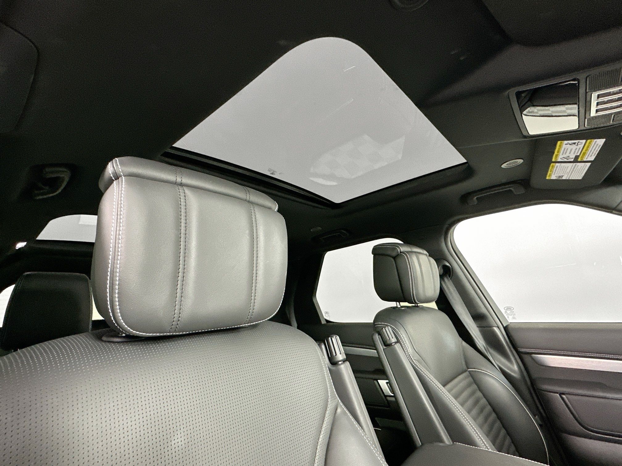 used 2024 Land Rover Discovery car, priced at $60,998