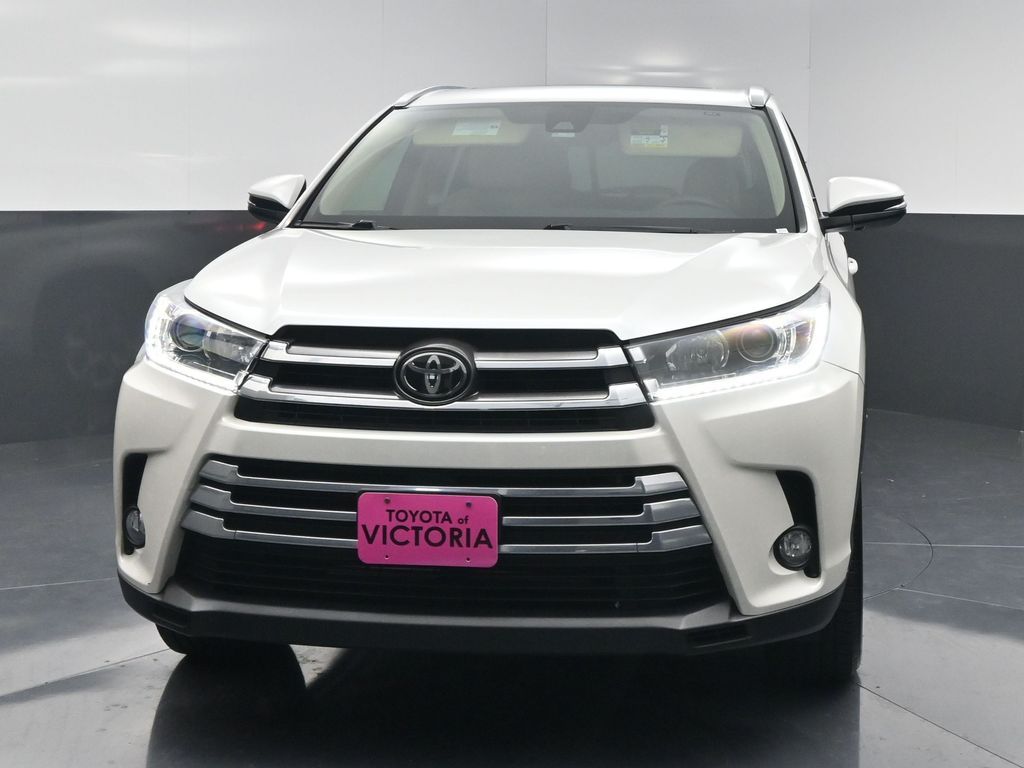 2018 Toyota Highlander Limited White at Toyota of Victoria