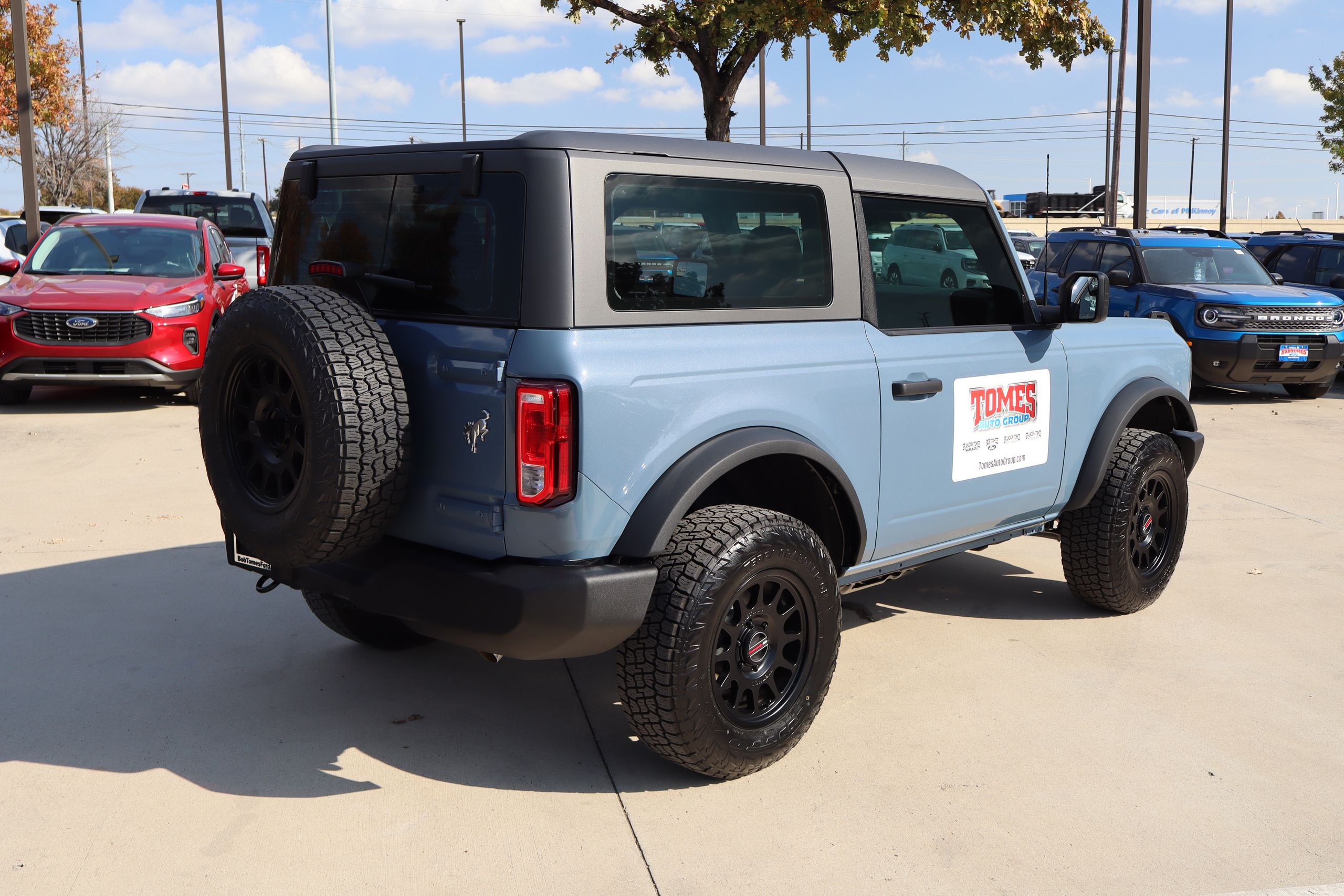 View vehicle photo 3