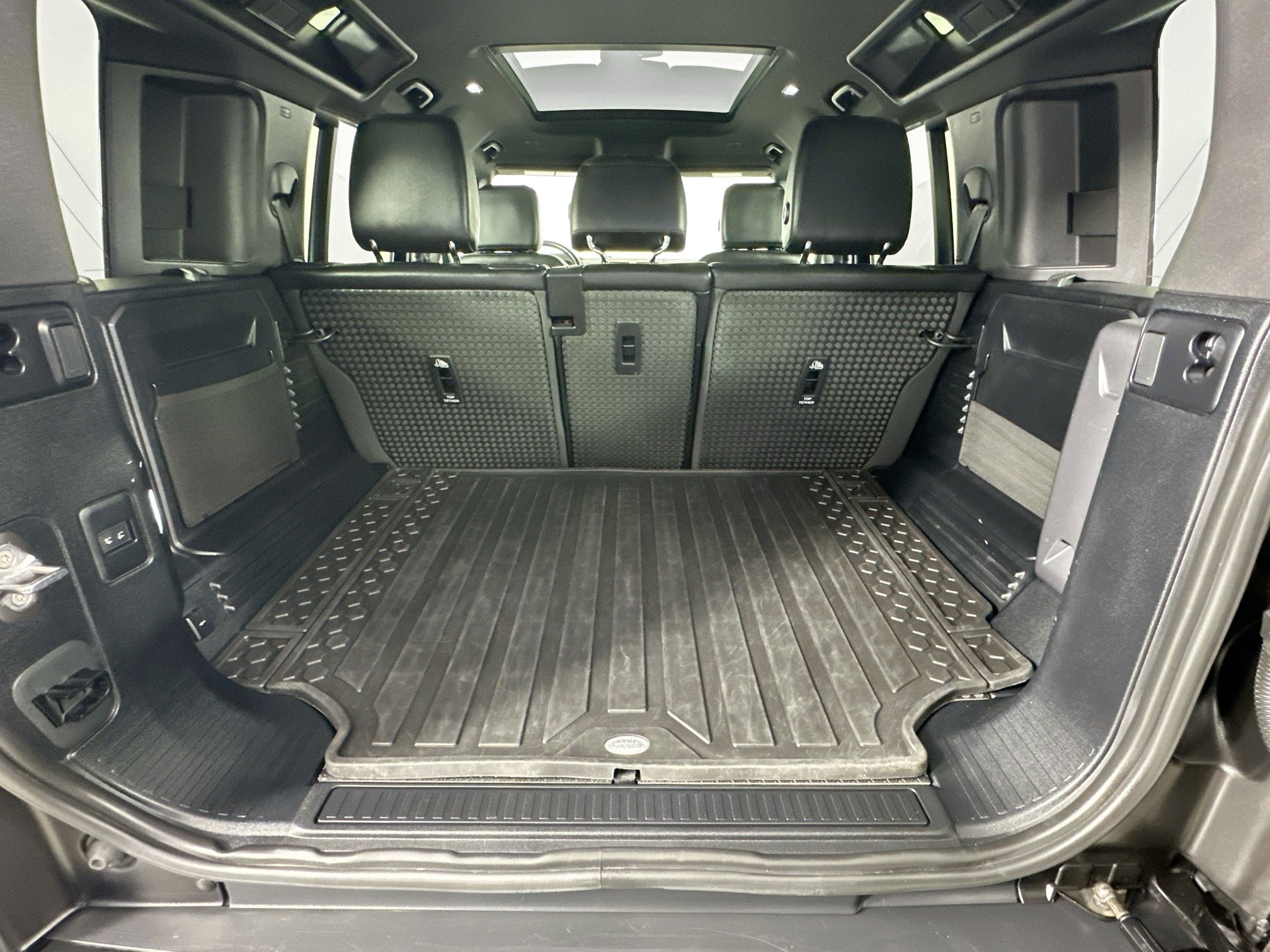 used 2024 Land Rover Defender 110 car, priced at $64,998