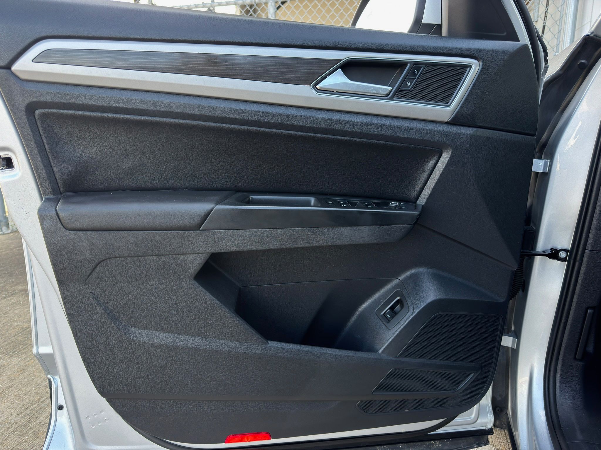 2019 Volkswagen Atlas SEL Silver at Community Kia