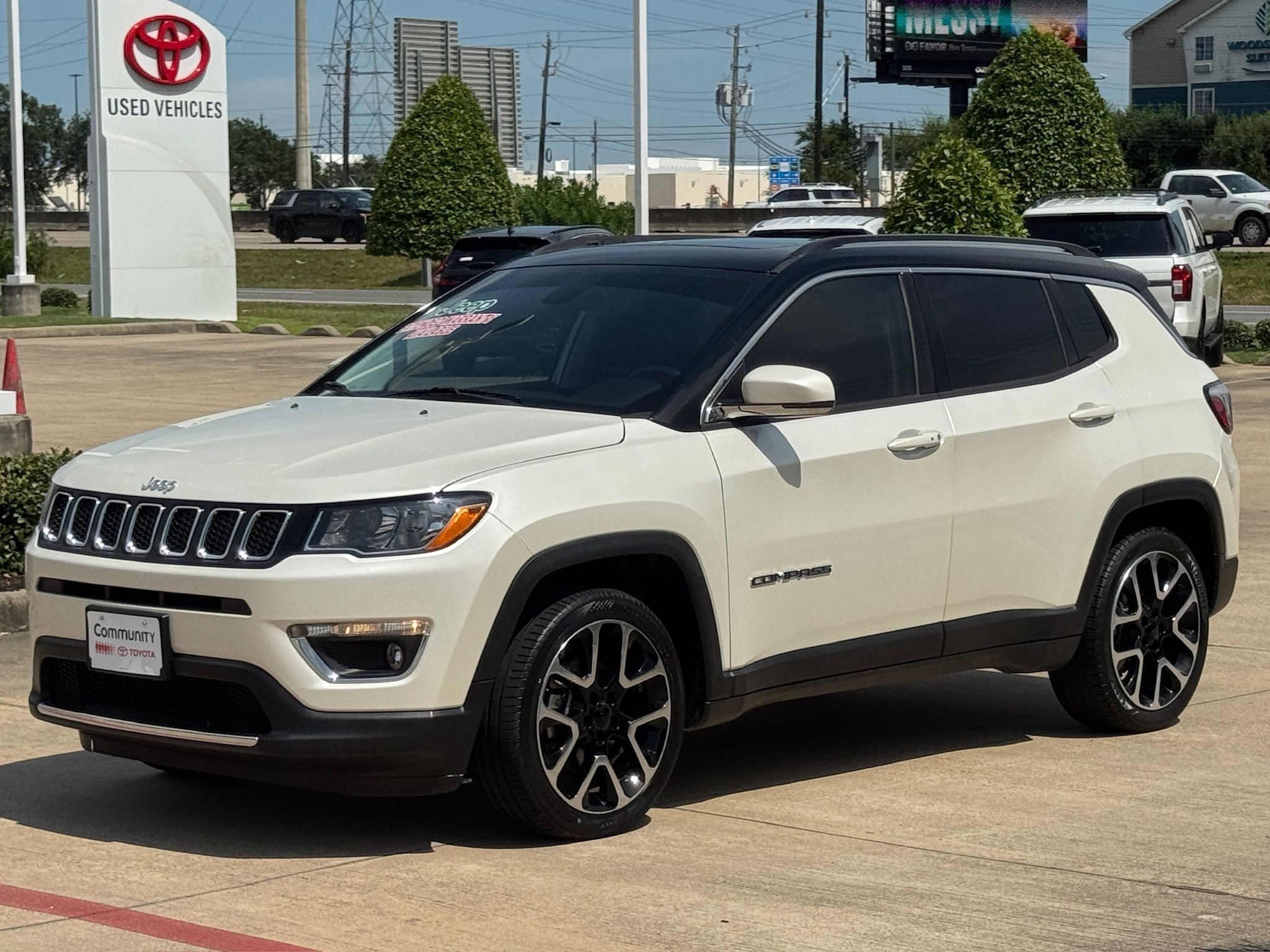 2018 Jeep Compass Limited White at Victoria Chrysler Dodge Jeep Ram