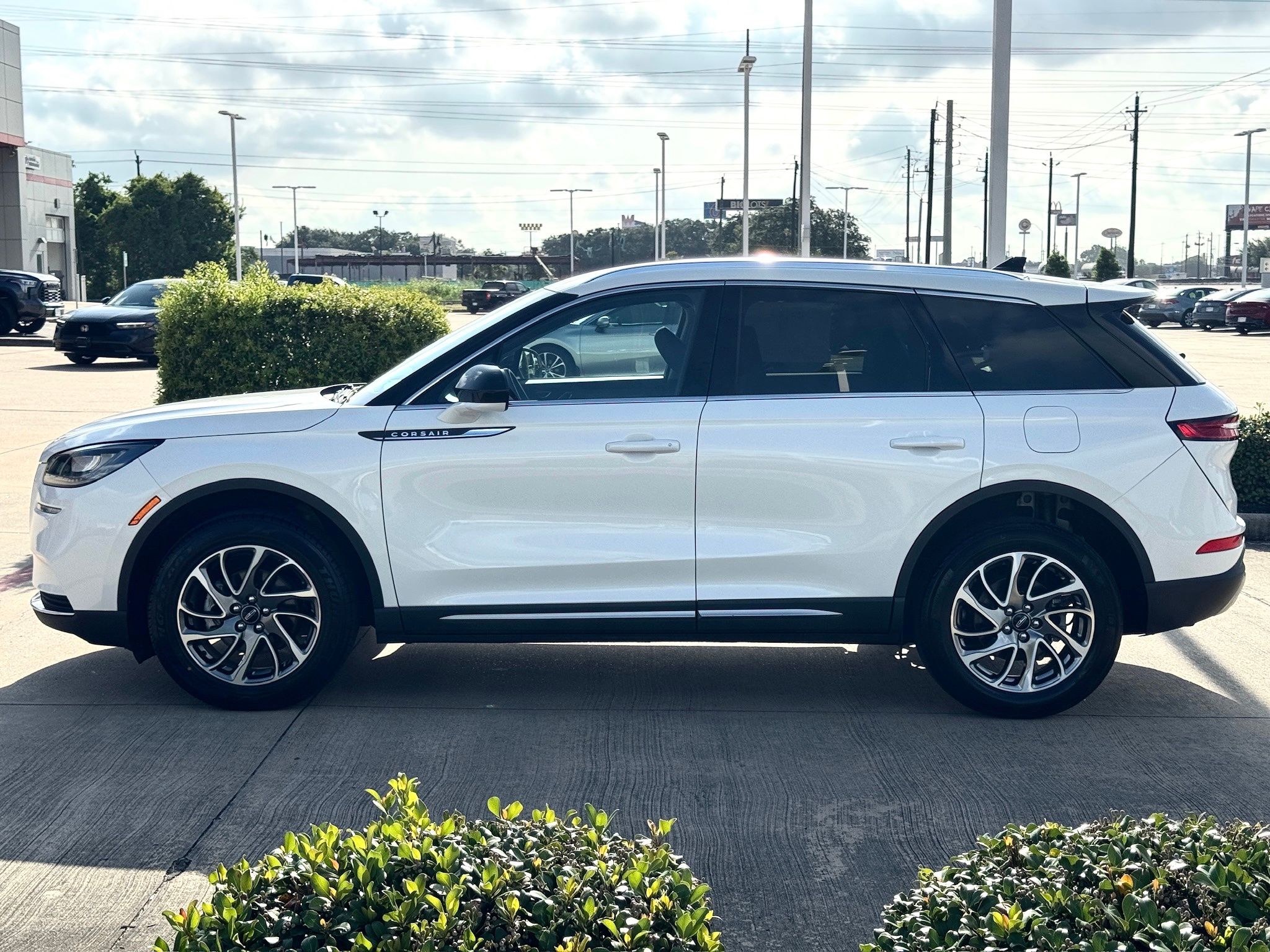 2022 Lincoln Corsair Standard - 11