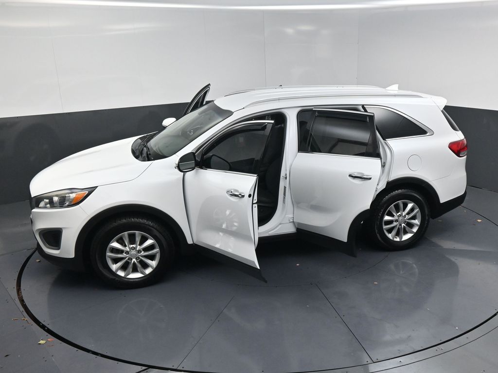 2017 Kia Sorento LX White at Toyota of Victoria