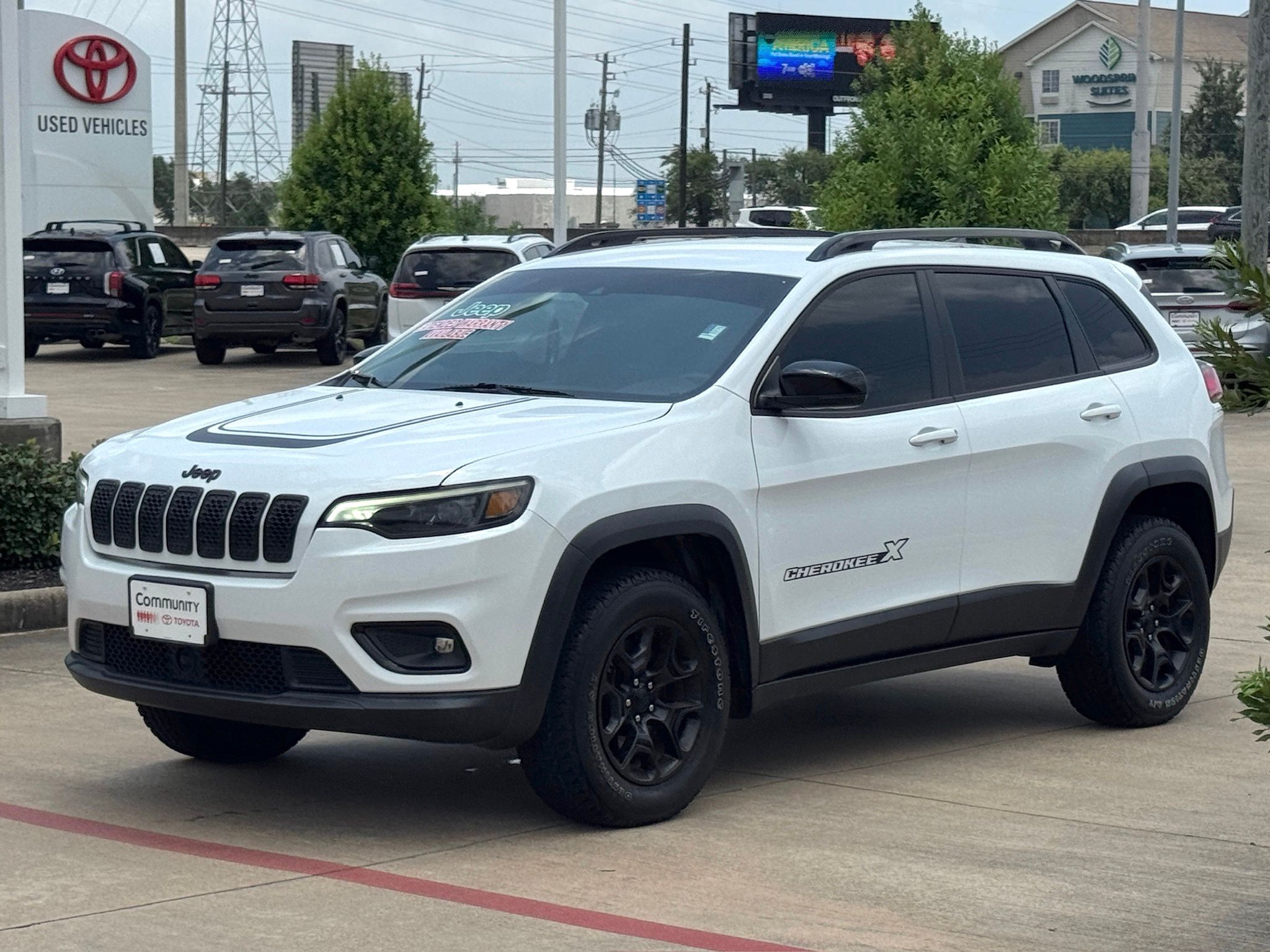 2022 Jeep Cherokee X White at Texan Dodge Chrysler Jeep Ram