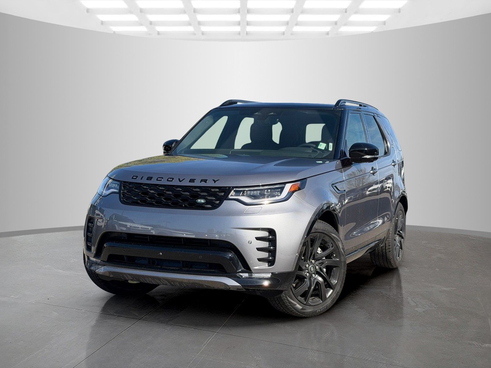 Eiger Gray Metallic 2025 Land Rover Discovery P300 Dynamic SE AWD SUV / Crossover All-Wheel Drive 8-Speed Automatic
