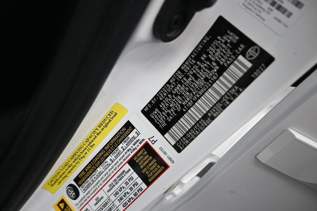 2017 Toyota Camry SE Silver at Emmons Autoplex