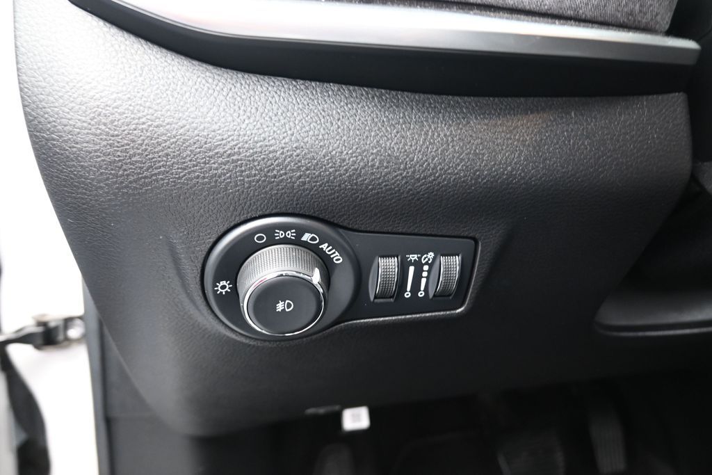 2022 Jeep Compass Latitude Lux White at Wharton Ford