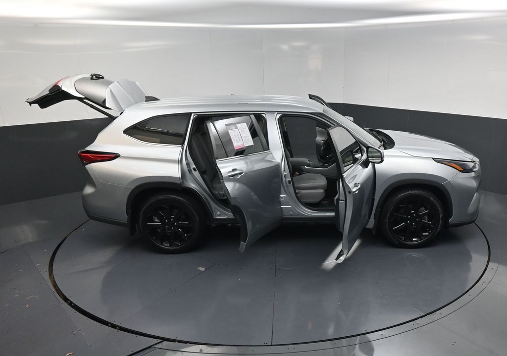 2023 Toyota Highlander LE Silver at Bayway Cadillac Southwest